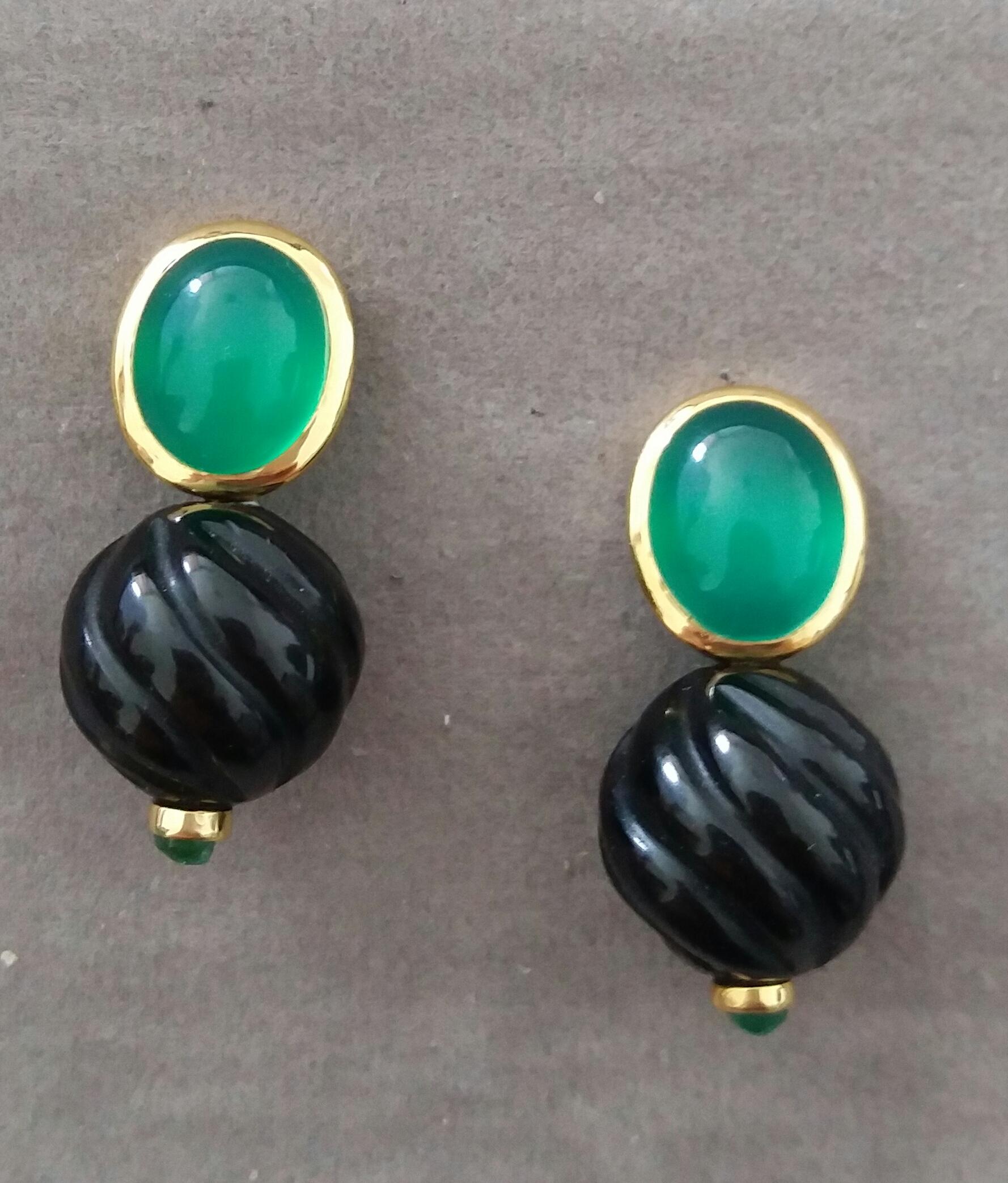 Mixed Cut Green Onyx 14k Gold Black Onyx Emerald Cabs Carved Round Beads Stud Earrings For Sale