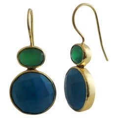 Pendientes Colgantes de Plata de Ley Dorada con Ónice Verde y Howlita Azul