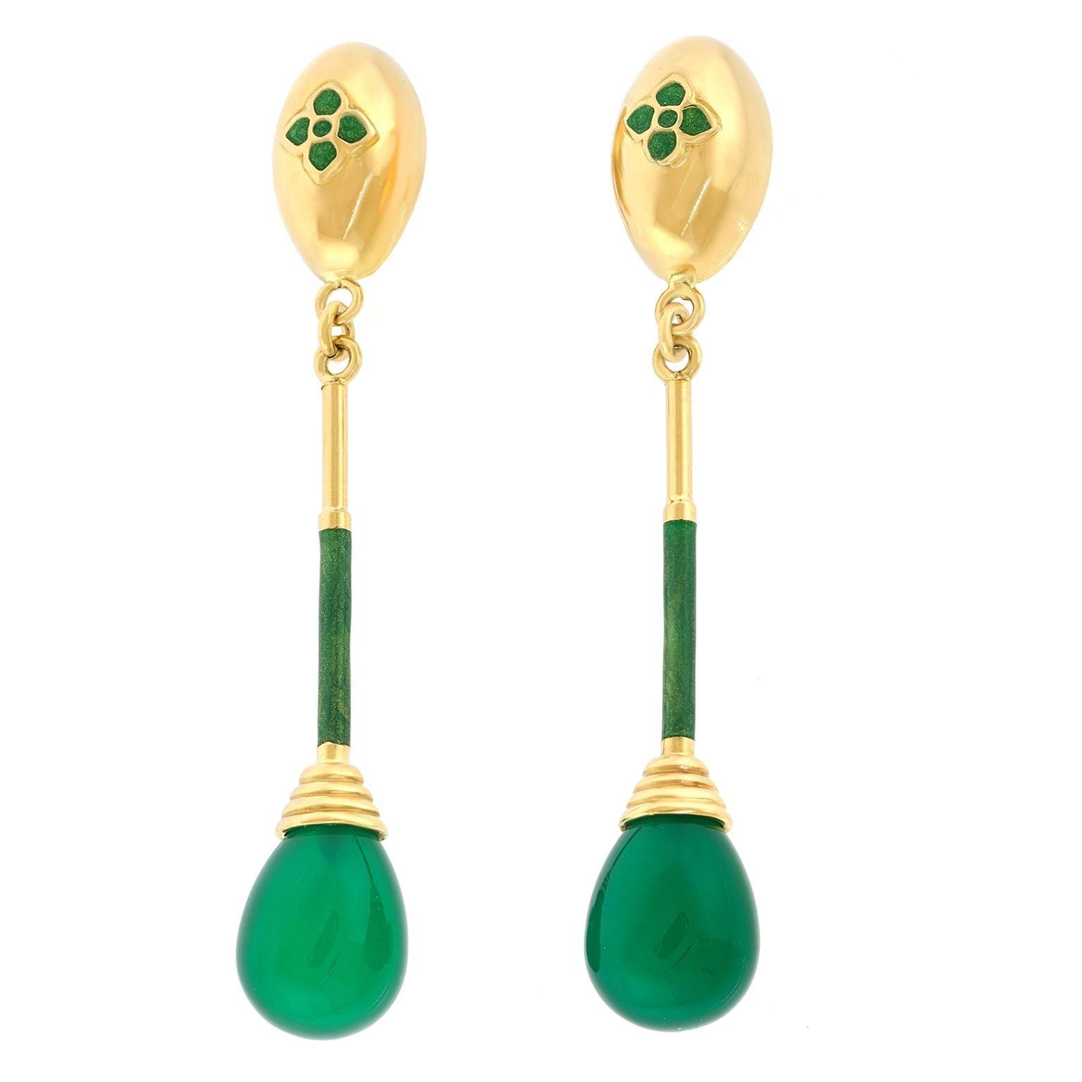 Taille ovale Boucles d'oreilles chandelier en onyx vert et émail en vente