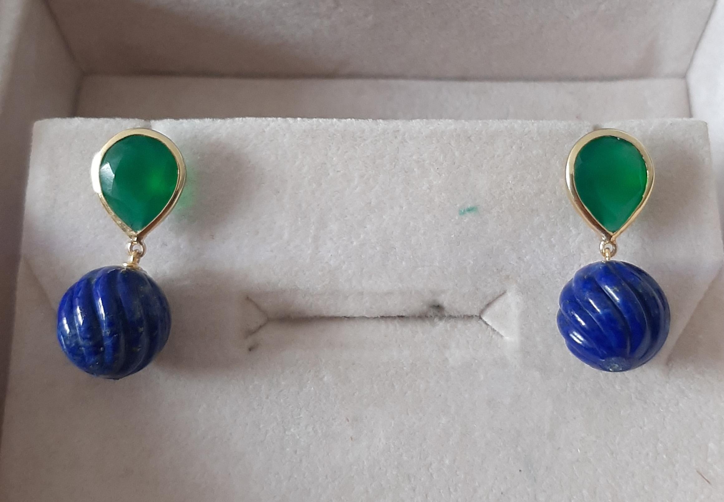 De las mujeres Onix verde facetado en forma de pera tallado Cuentas de lapislázuli Oro amarillo macizo 14k en venta