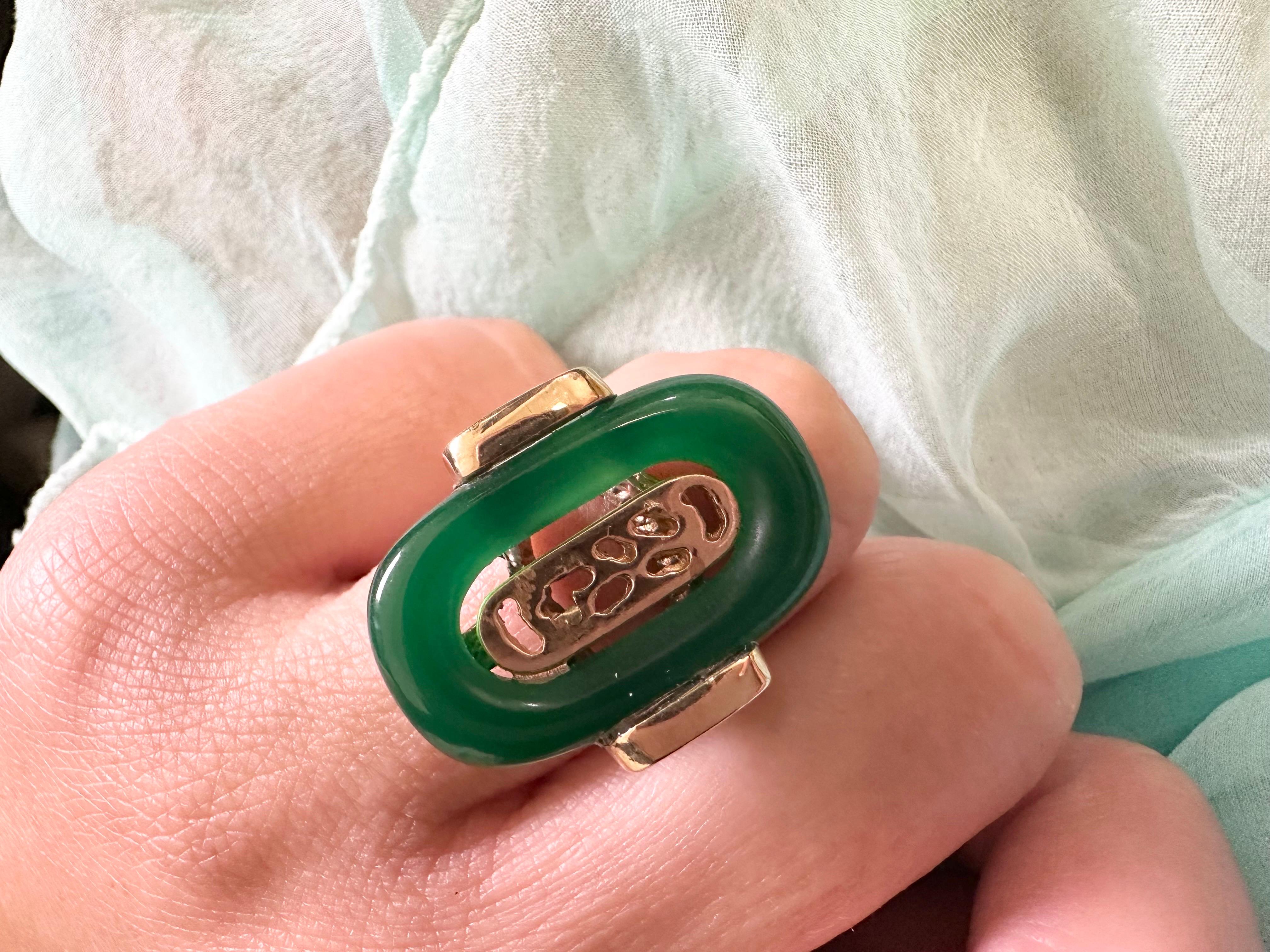 Stunning green onyx ring in 14KT yellow gold, the artist who made this ring made the center slightly tilted to the side making this a unique modern representation.

Metal Type: 14KT solid yellow gold
Gram Weight:8.60 grams 

Natural Green Onyx(s):