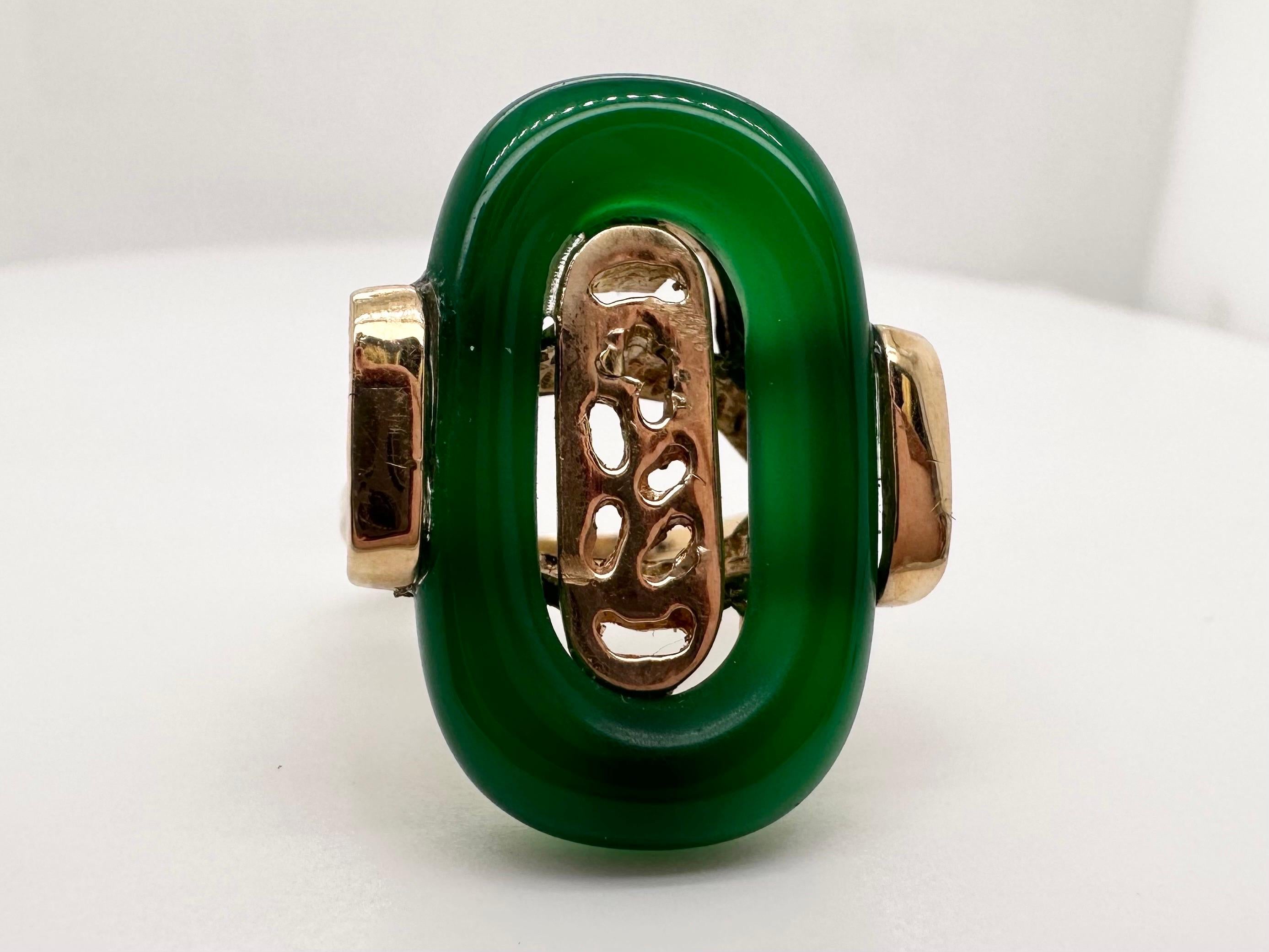 Women's or Men's Green onyx modern ring 14KT yellow gold For Sale