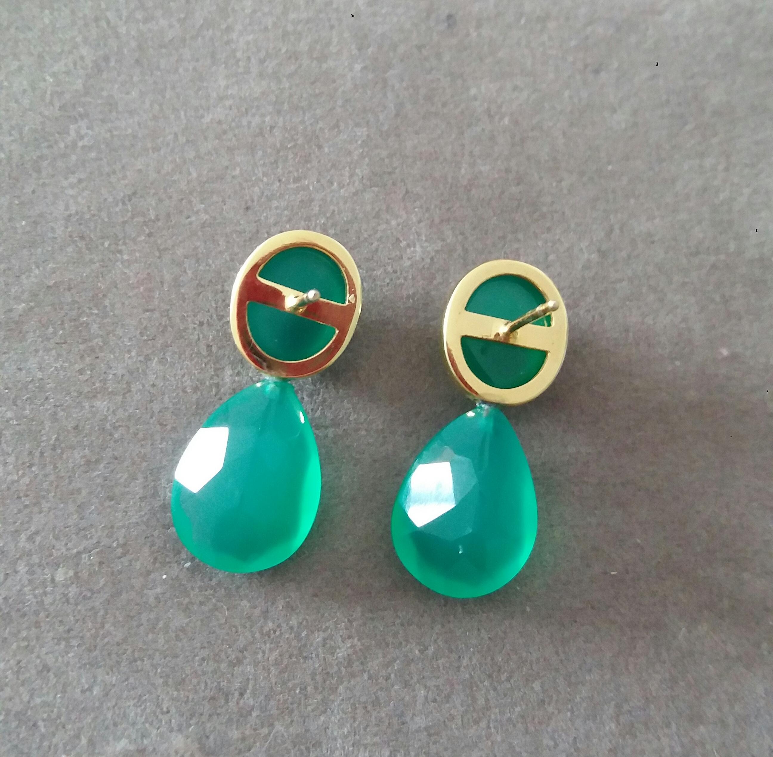 Women's Green Onyx Oval Cabs 14K Yellow Gold Green Onyx Faceted Pear Shape Stud Earrings For Sale