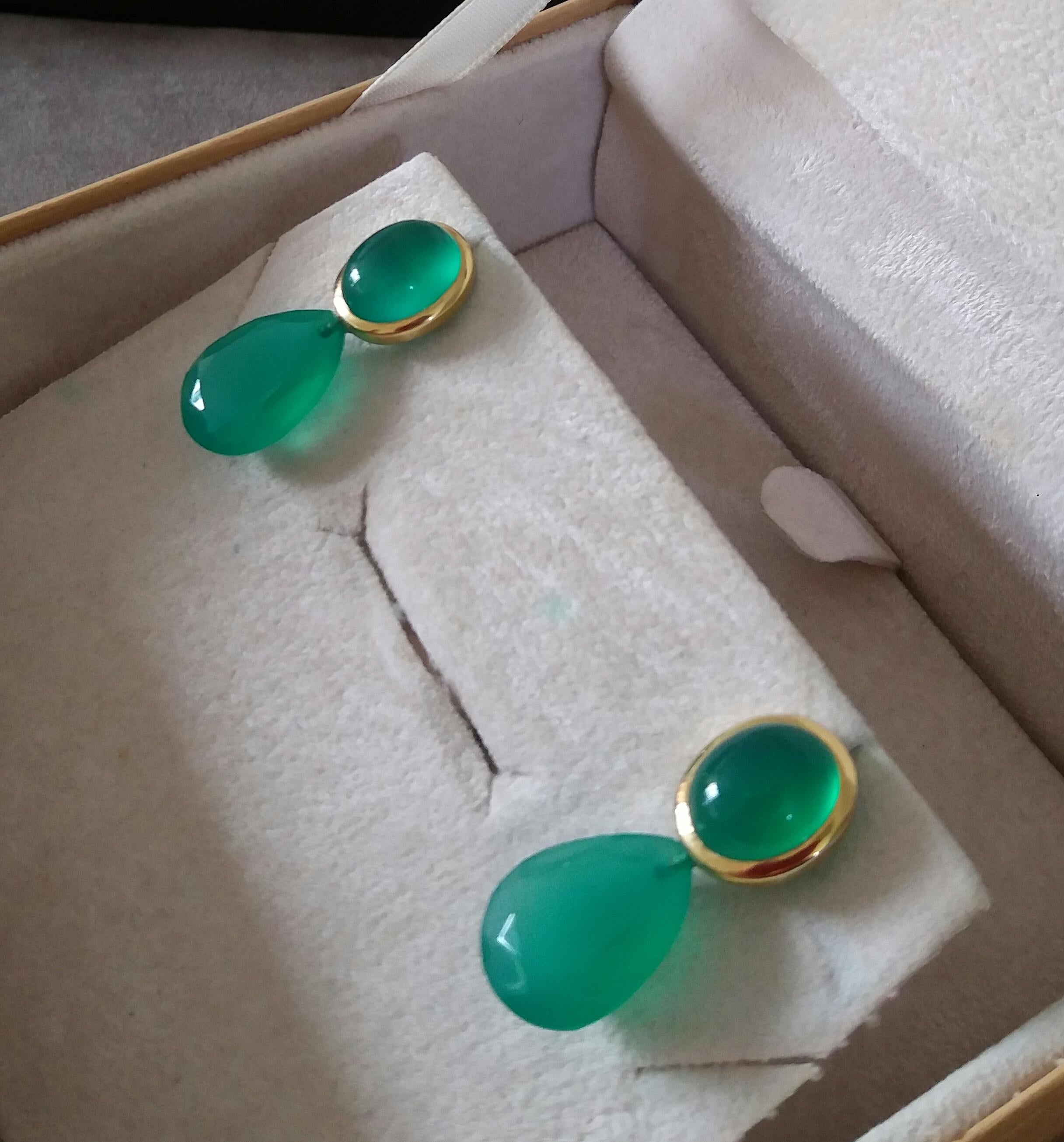 Green Onyx Oval Cabs 14K Yellow Gold Green Onyx Faceted Pear Shape Stud Earrings For Sale 3