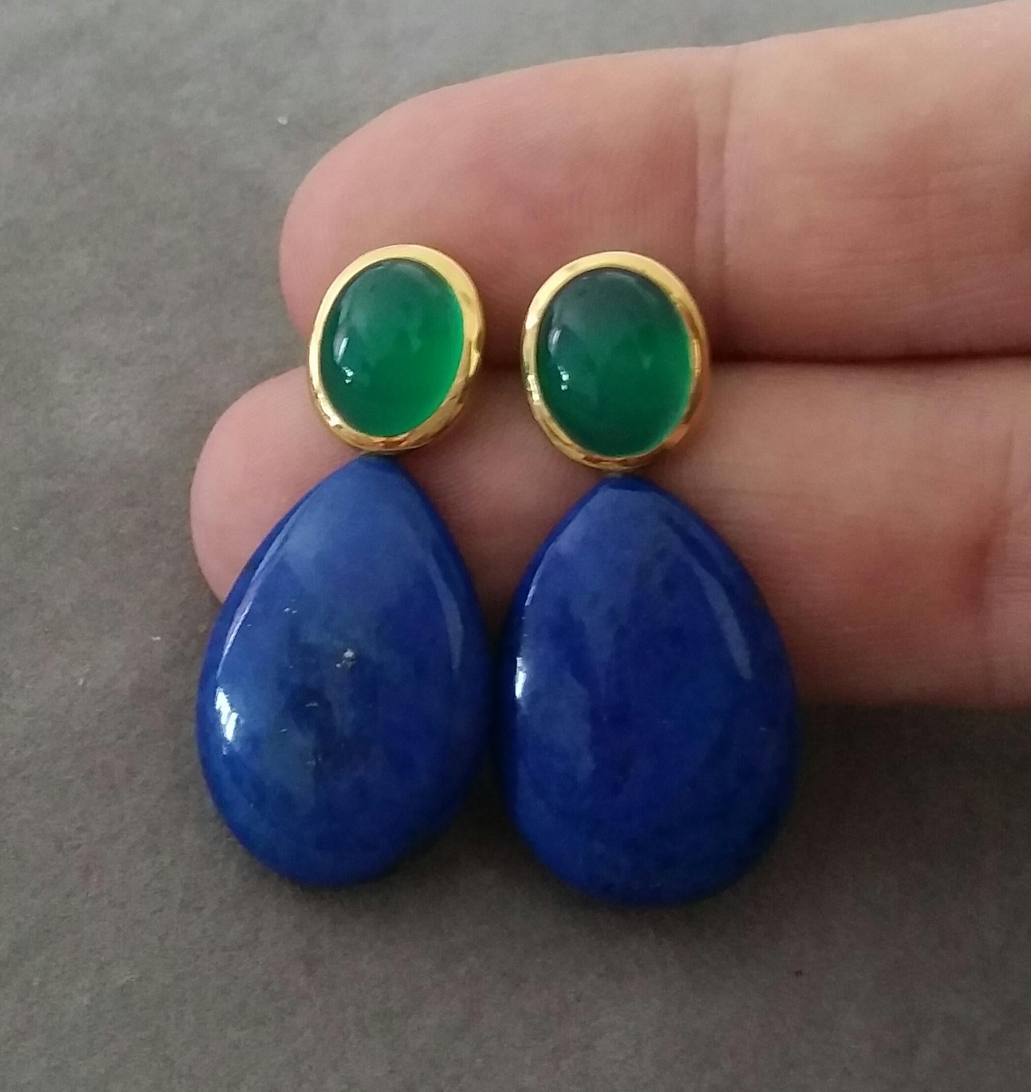 Green Onyx Oval Cabs Yellow Gold Natural Lapis Lazuli Flat Plain Drop Earrings For Sale 1