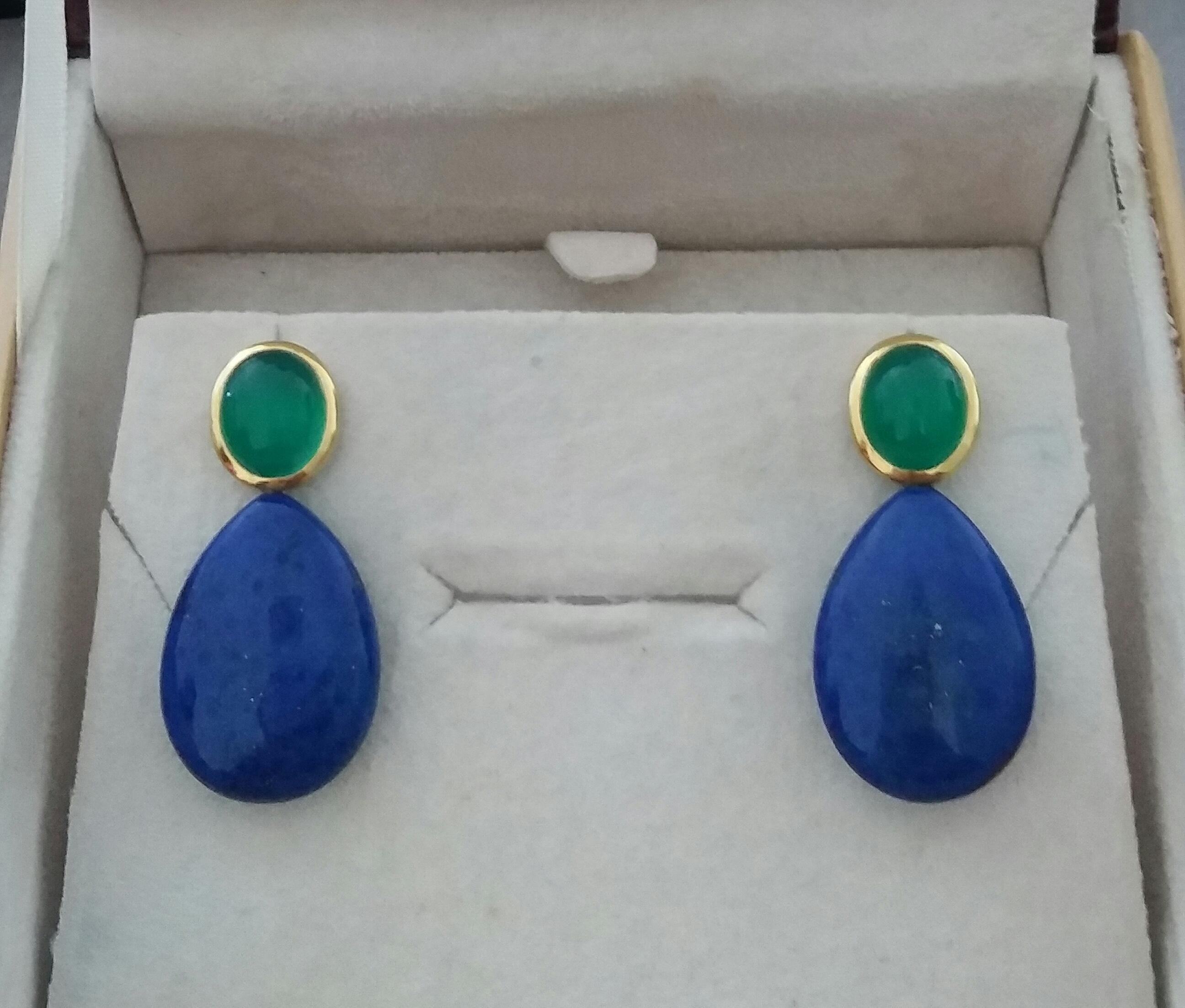 Green Onyx Oval Cabs Yellow Gold Natural Lapis Lazuli Flat Plain Drop Earrings For Sale 2