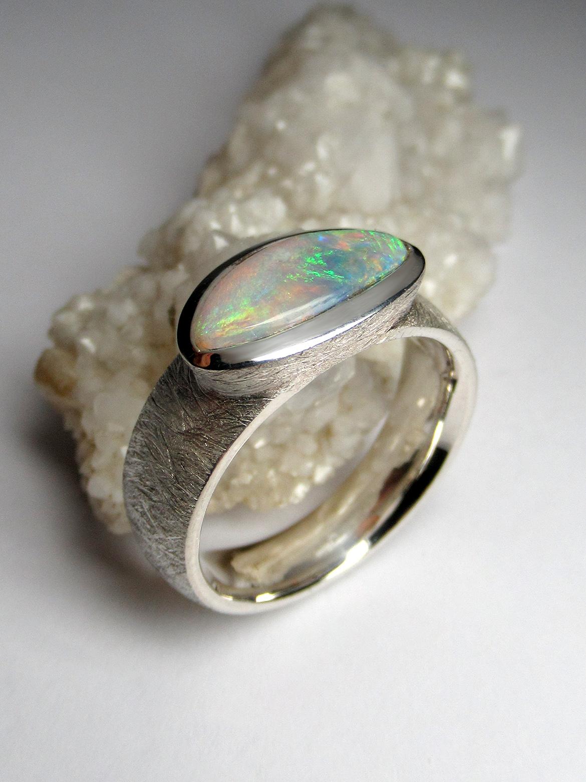 Green Opal Silver Ring In New Condition For Sale In Berlin, DE