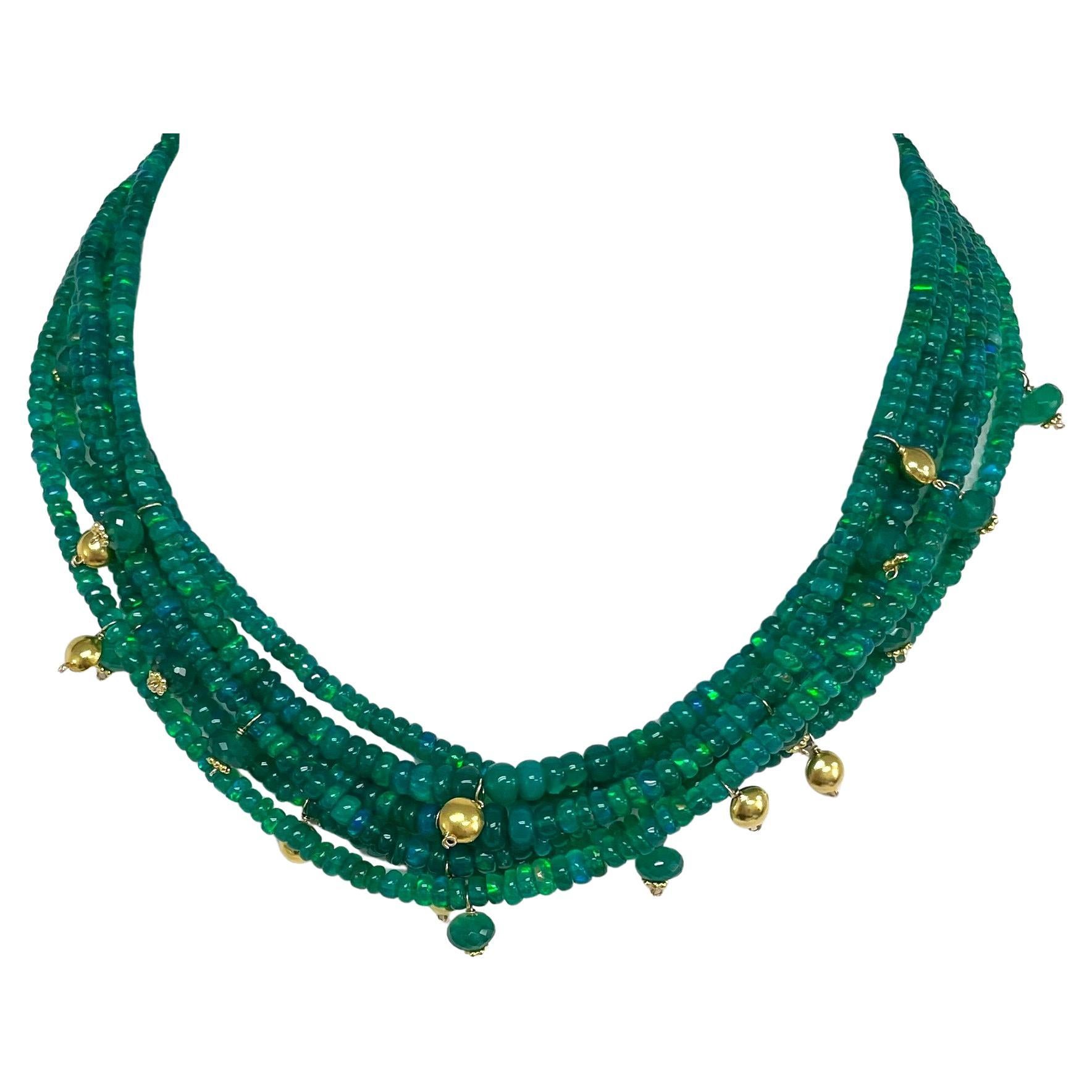 Mehrreihige Halskette aus 18 Karat grünem Opal mit baumelnden YG-Akzenten im Angebot 1