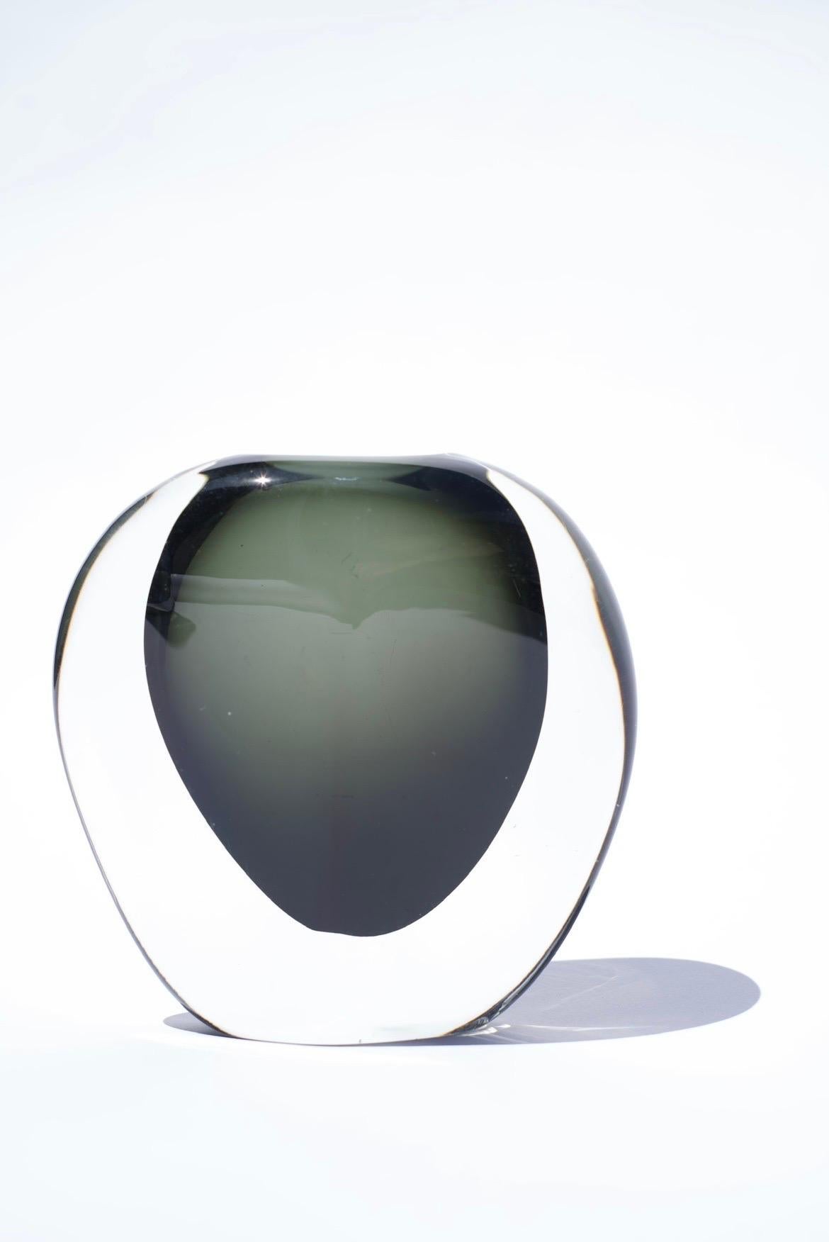 Suédois Vase en cristal vert Orrefors, Suède, 1950 en vente