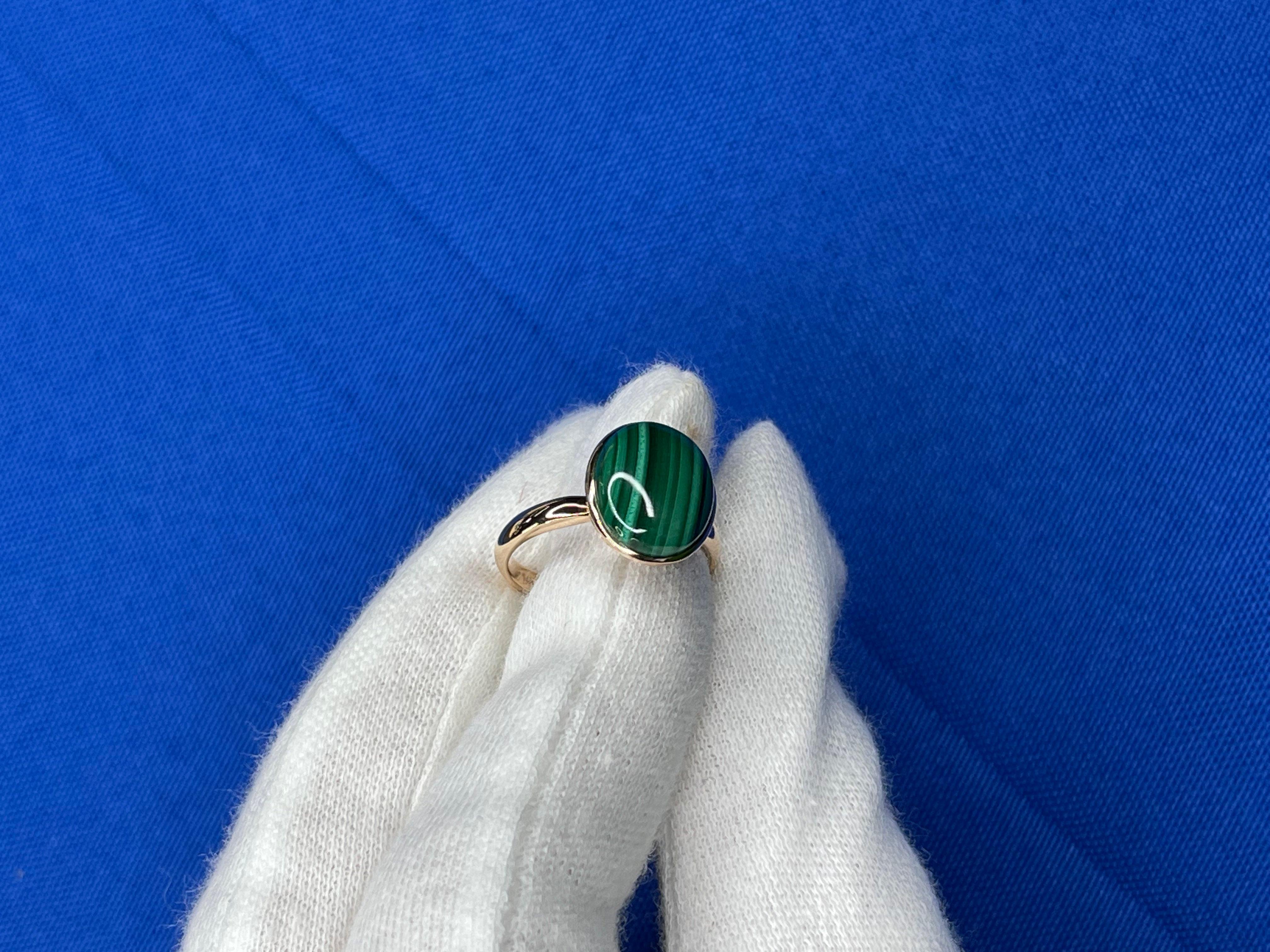 Green Oval Malachite Gemstone Cabochon Solitaire Fashion 14K Rose Gold Ring For Sale 5