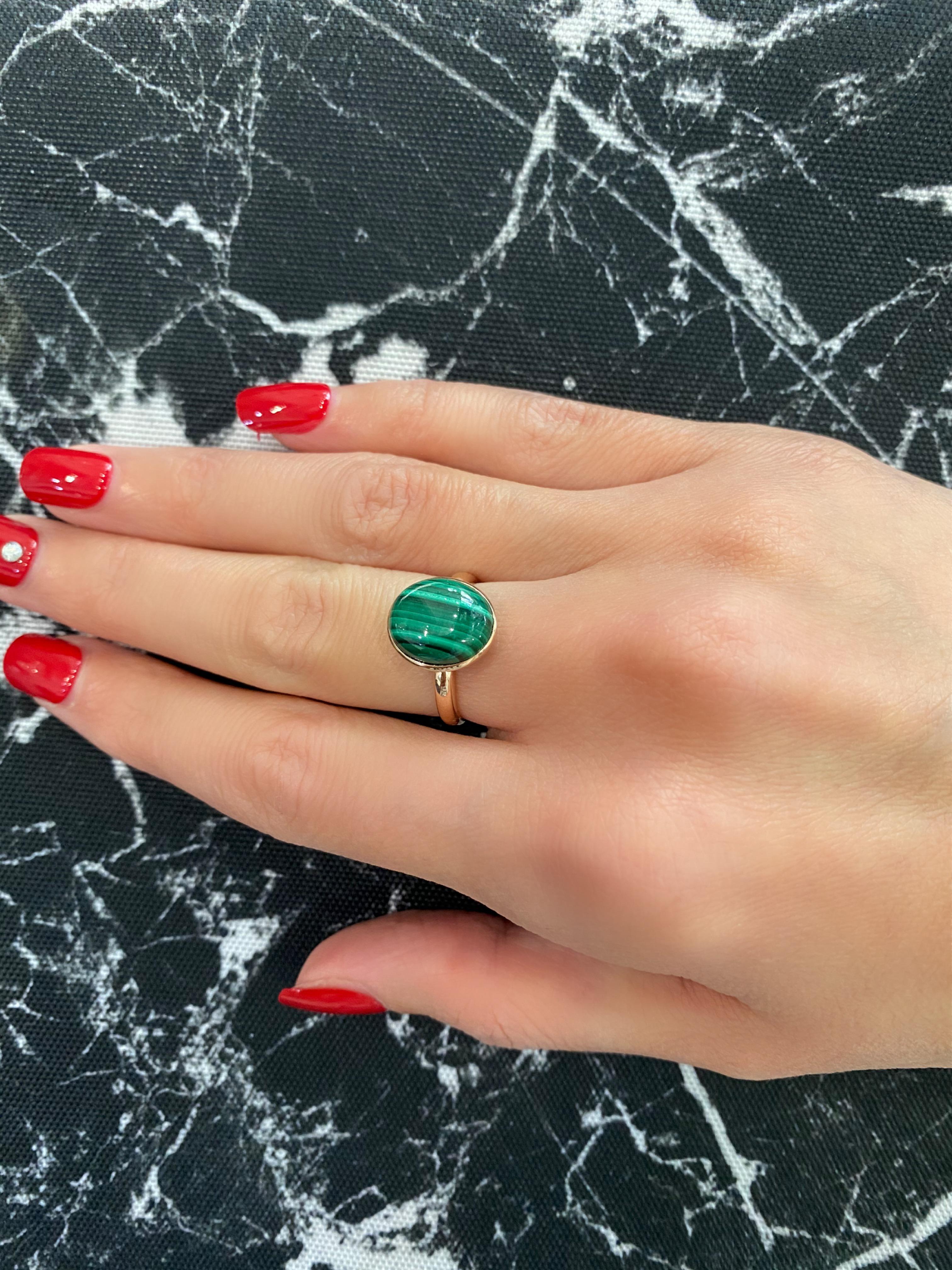 Oval Cut Green Oval Malachite Gemstone Cabochon Solitaire Fashion 14K Rose Gold Ring For Sale