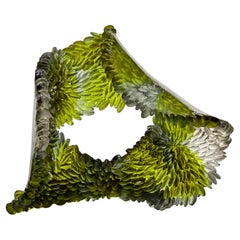 Sculpture ovale verte en verre unique vert olive et grise de Nina Casson McGarva