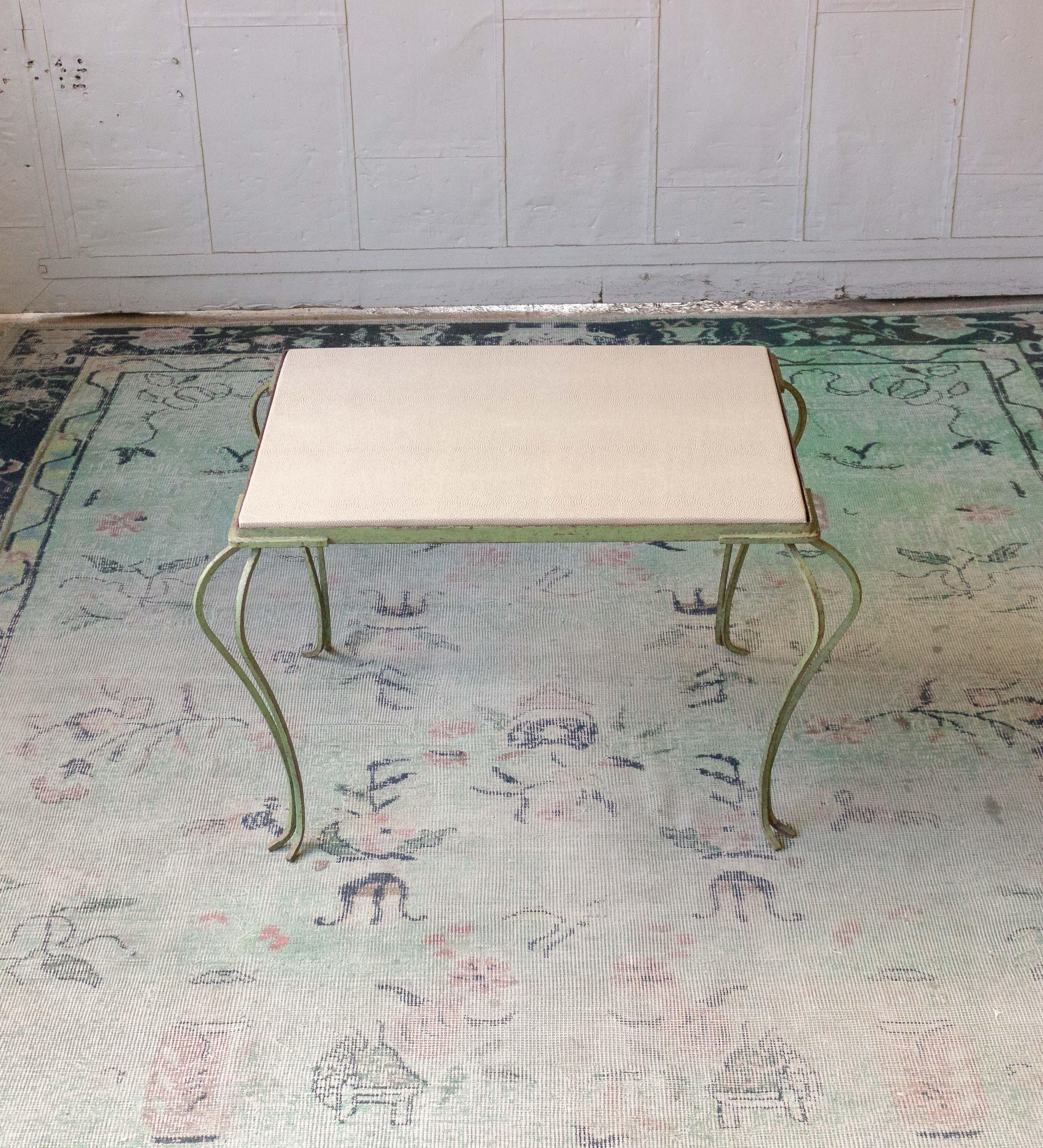 Green Painted Coffee Table with Faux Shagreen Top (Französisch)