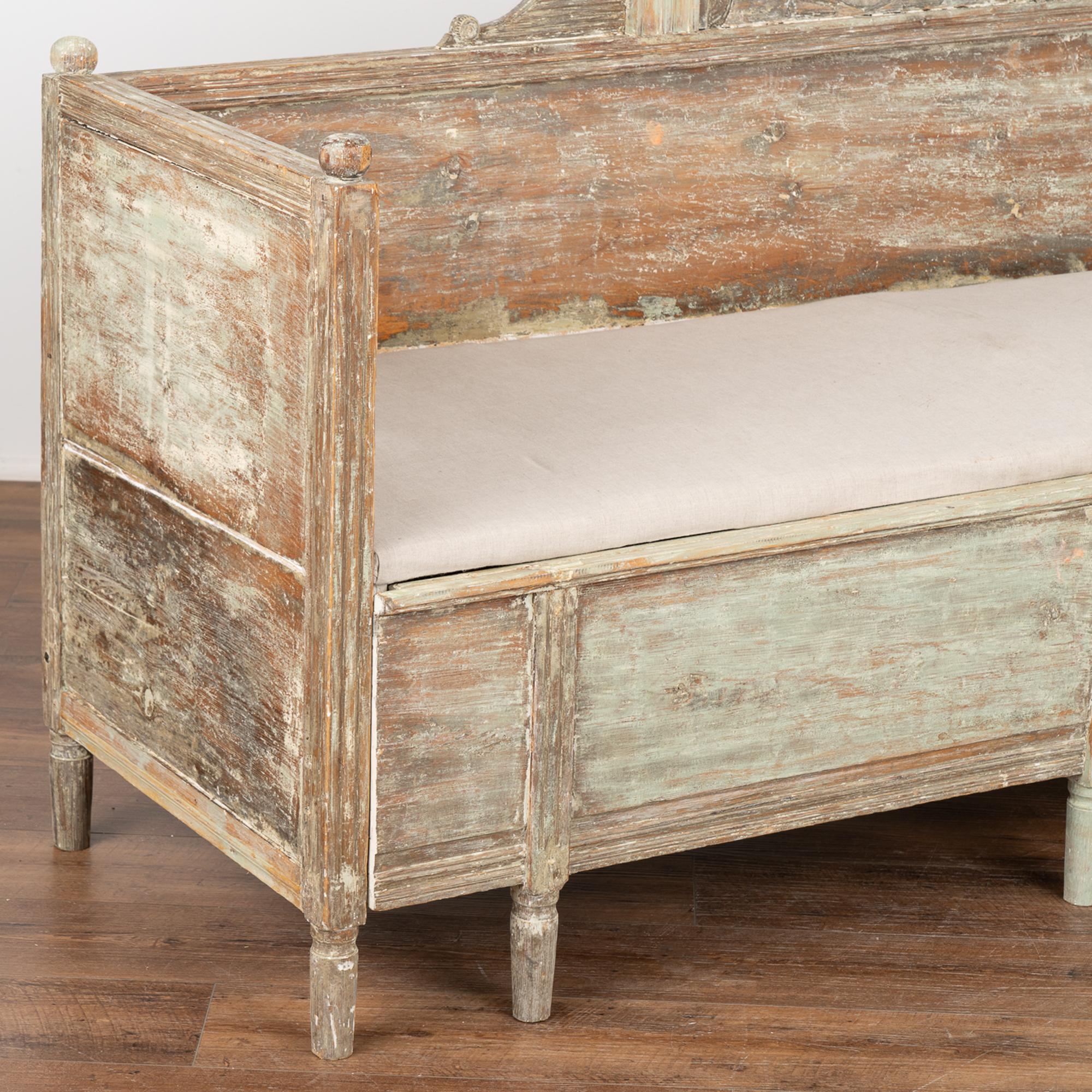 Green Painted Gustavian Bench with Storage, Sweden circa 1800-20 In Good Condition In Round Top, TX