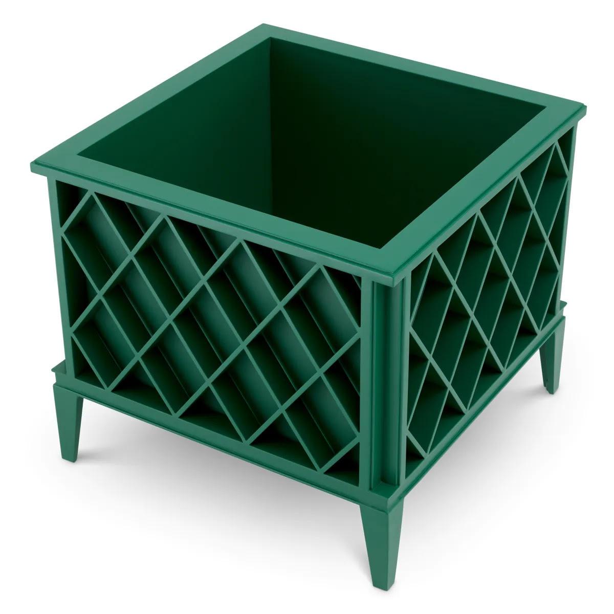 Green painted metal outdoor planter, a luxurious design for your outdoor space.

This planter is designed to add a touch of sophistication to your veranda, patio, balcony, or terrace. Its high-strength powder-coated finish ensures long-lasting