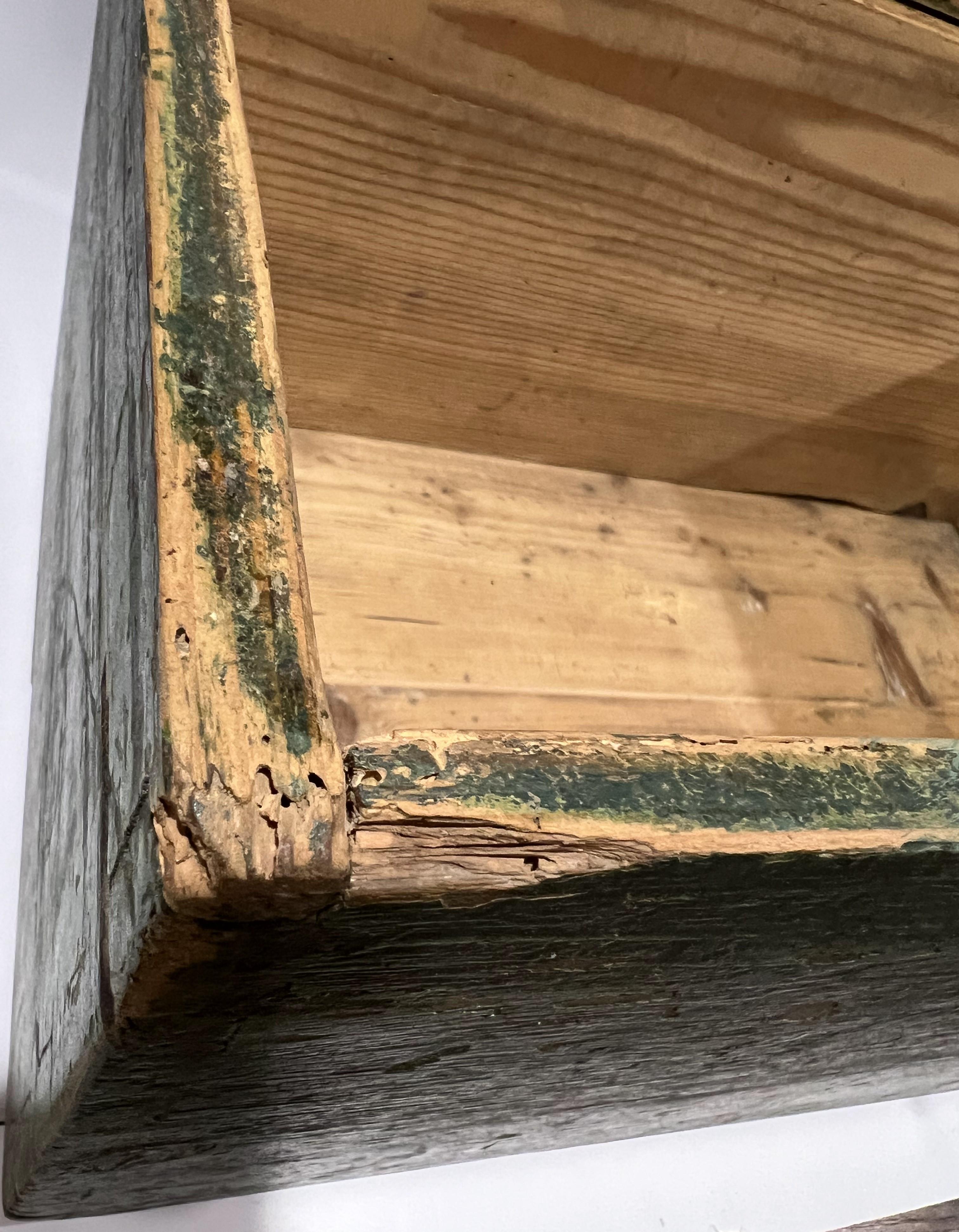 Grün lackierte Südliche Gelbkiefer 19. Jahrhundert Kutsche Tresor geschmiedetes Eisen im Angebot 7