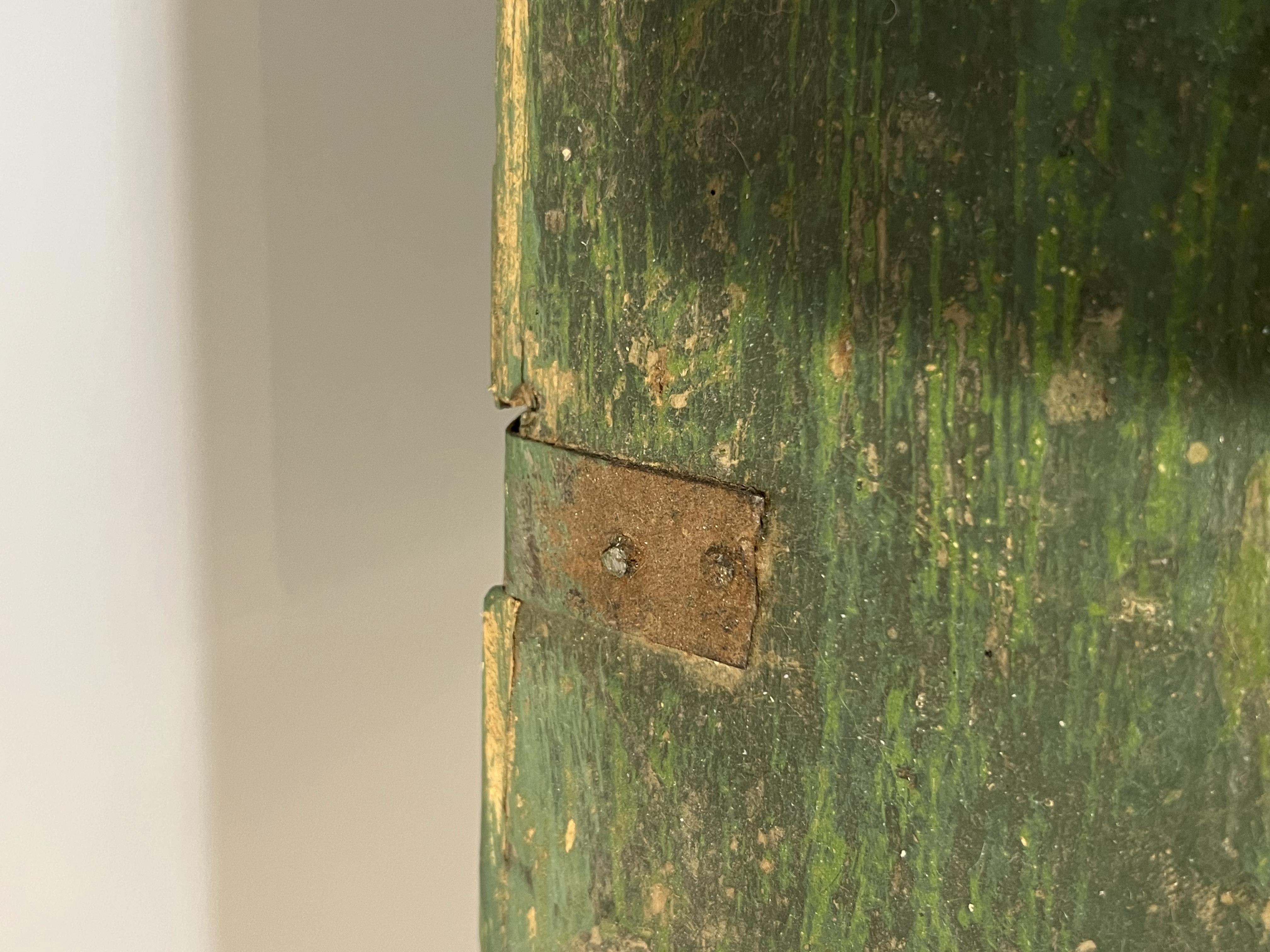 Grün lackierte Südliche Gelbkiefer 19. Jahrhundert Kutsche Tresor geschmiedetes Eisen (amerikanisch) im Angebot