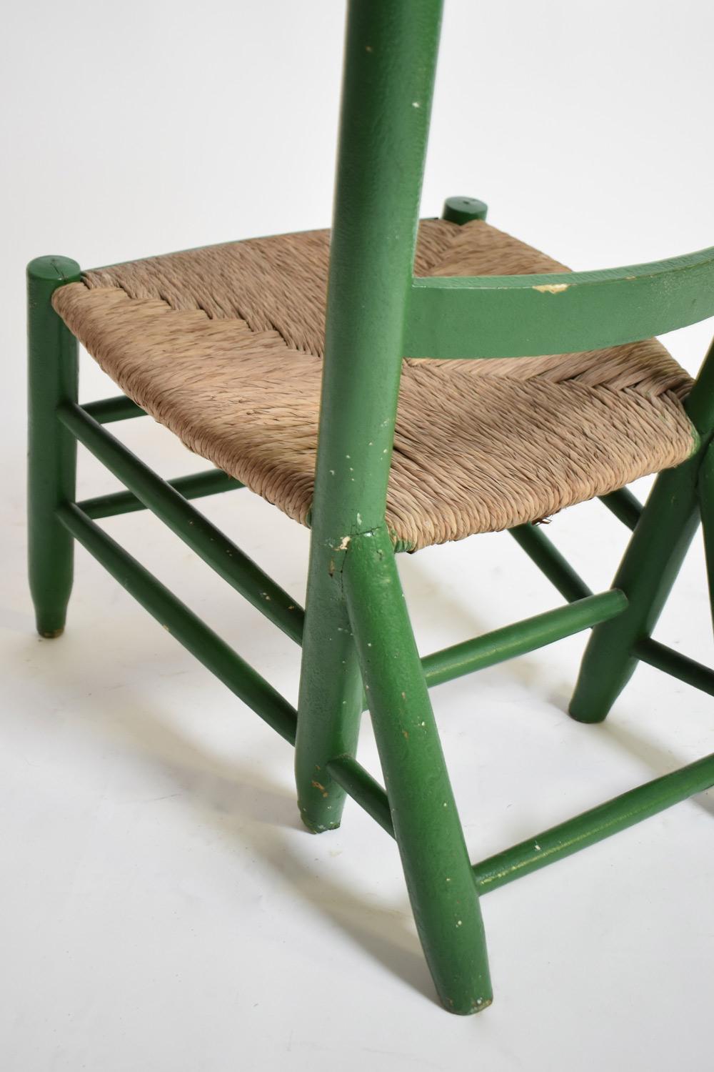 Kaminstuhl aus grün lackiertem Holz und Stroh, 1960er Jahre.