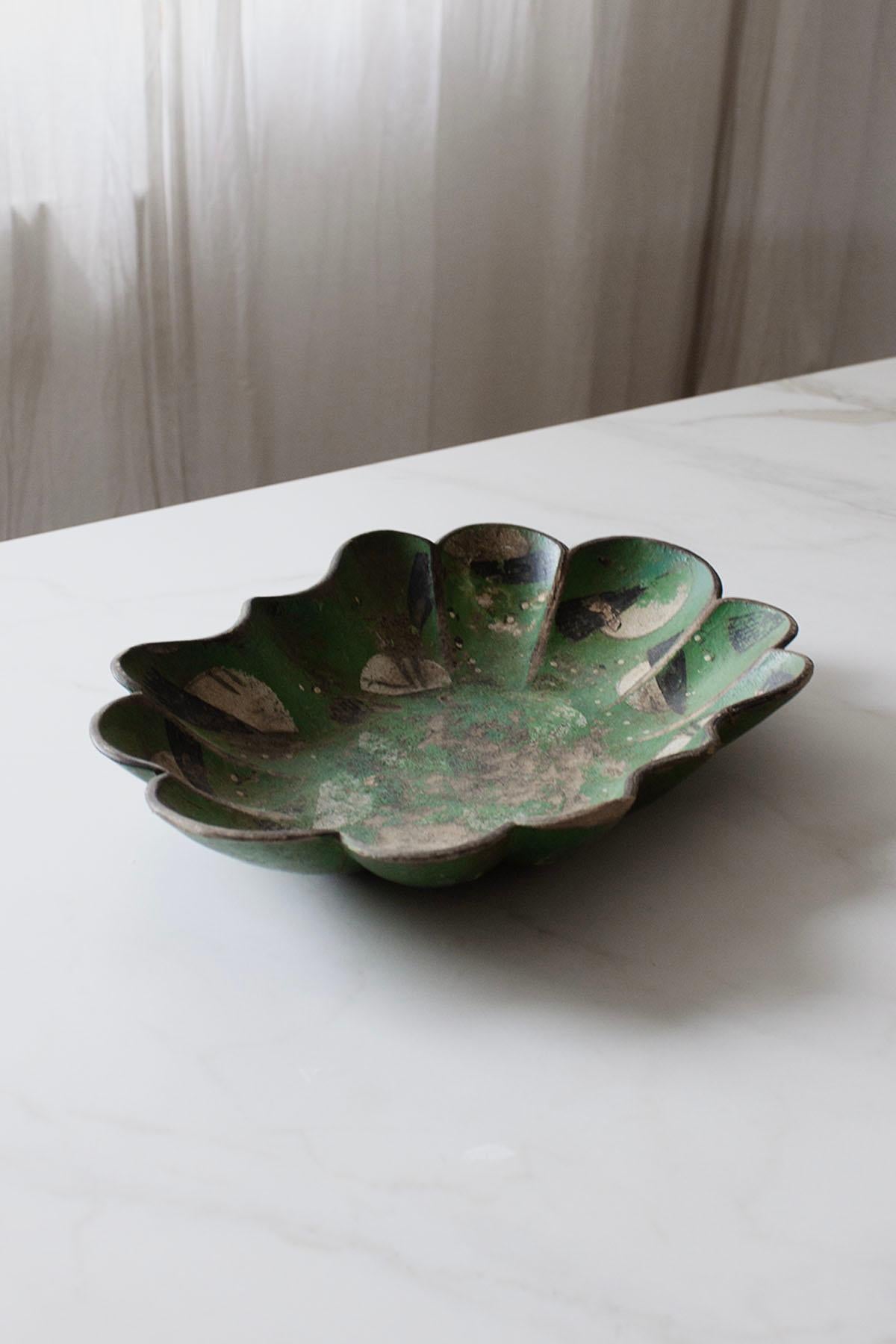 20th Century French emerald Green Paper Mache Plate with abstract bird motive For Sale