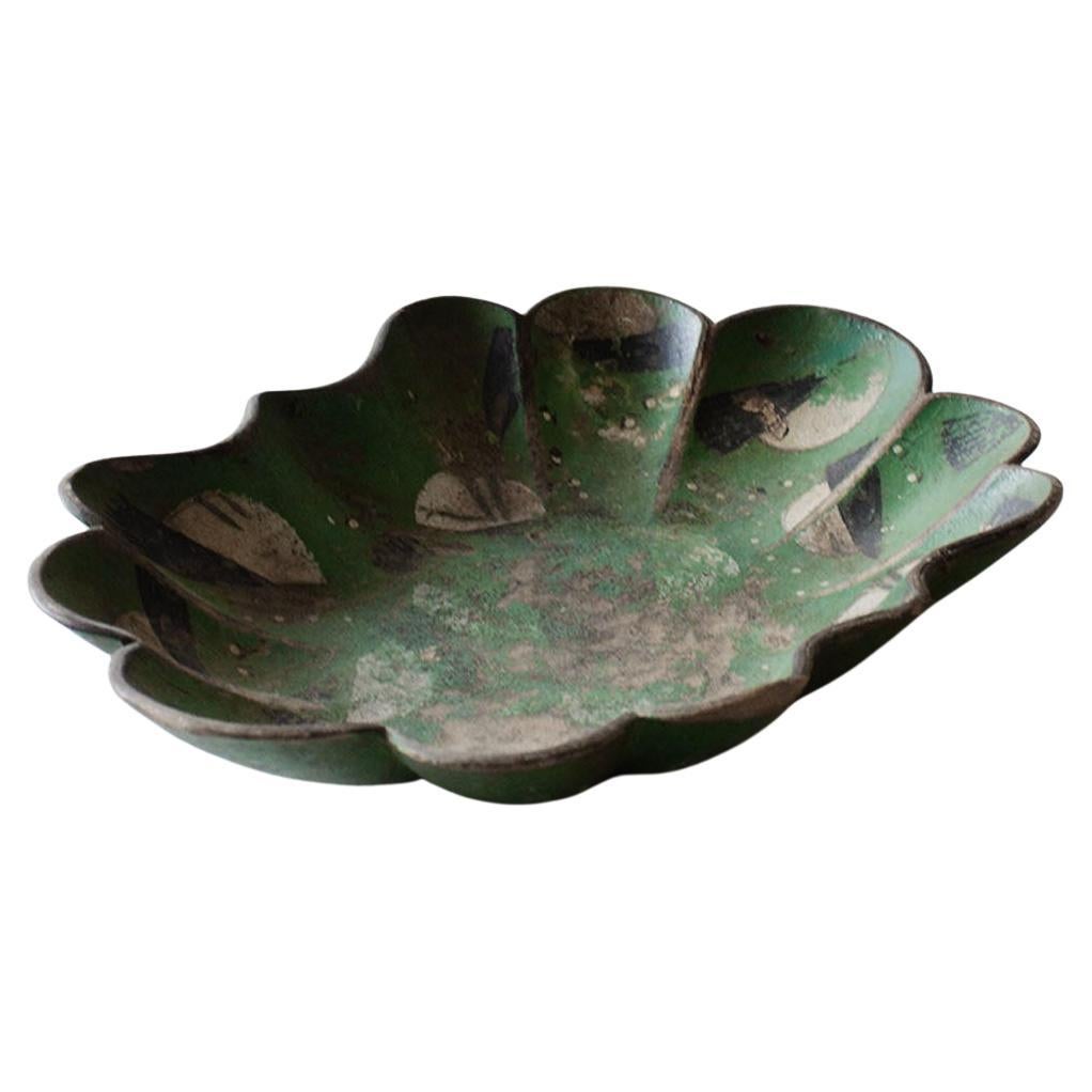 French emerald Green Paper Mache Plate with abstract bird motive For Sale
