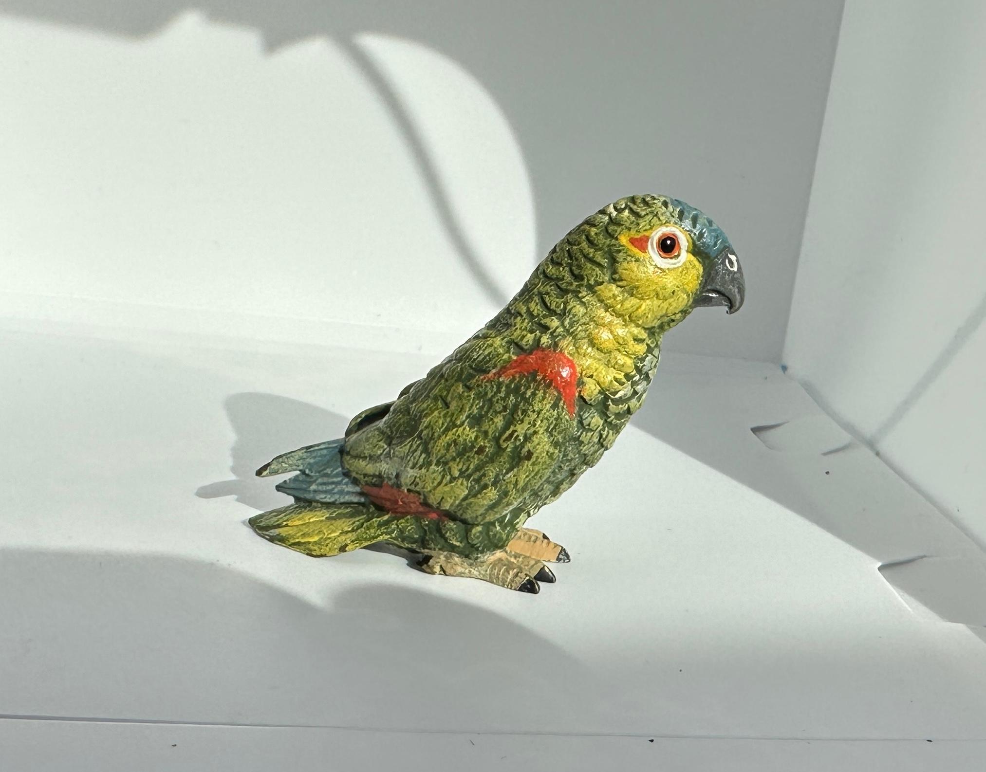 Grüner Papageienvogel Bergman Austrian Vienna Bronze Lovebird Kaltbemalt Bronze für Damen oder Herren im Angebot