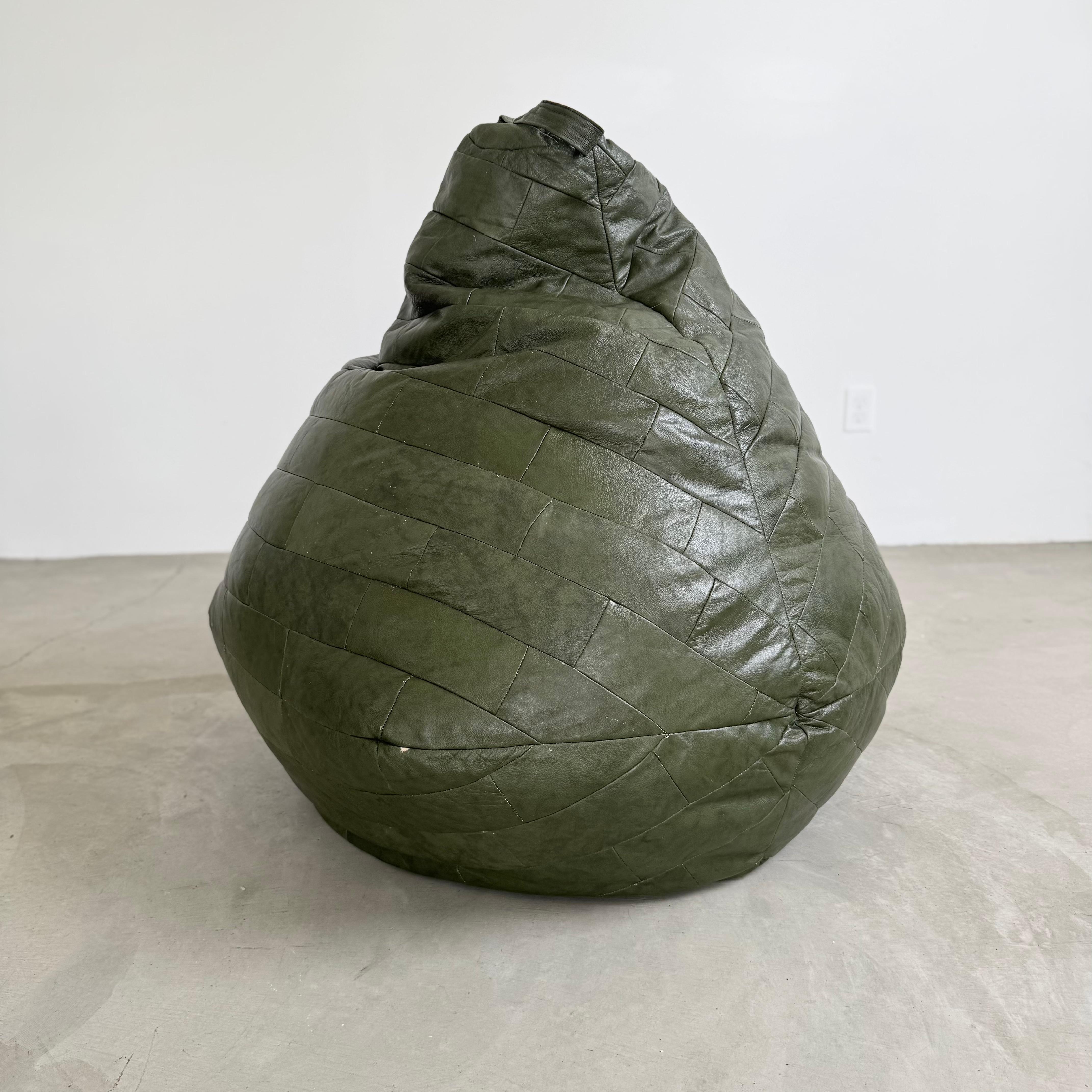Green Patchwork Leather Bean Bag, 1970s Switzerland Bon état - En vente à Los Angeles, CA