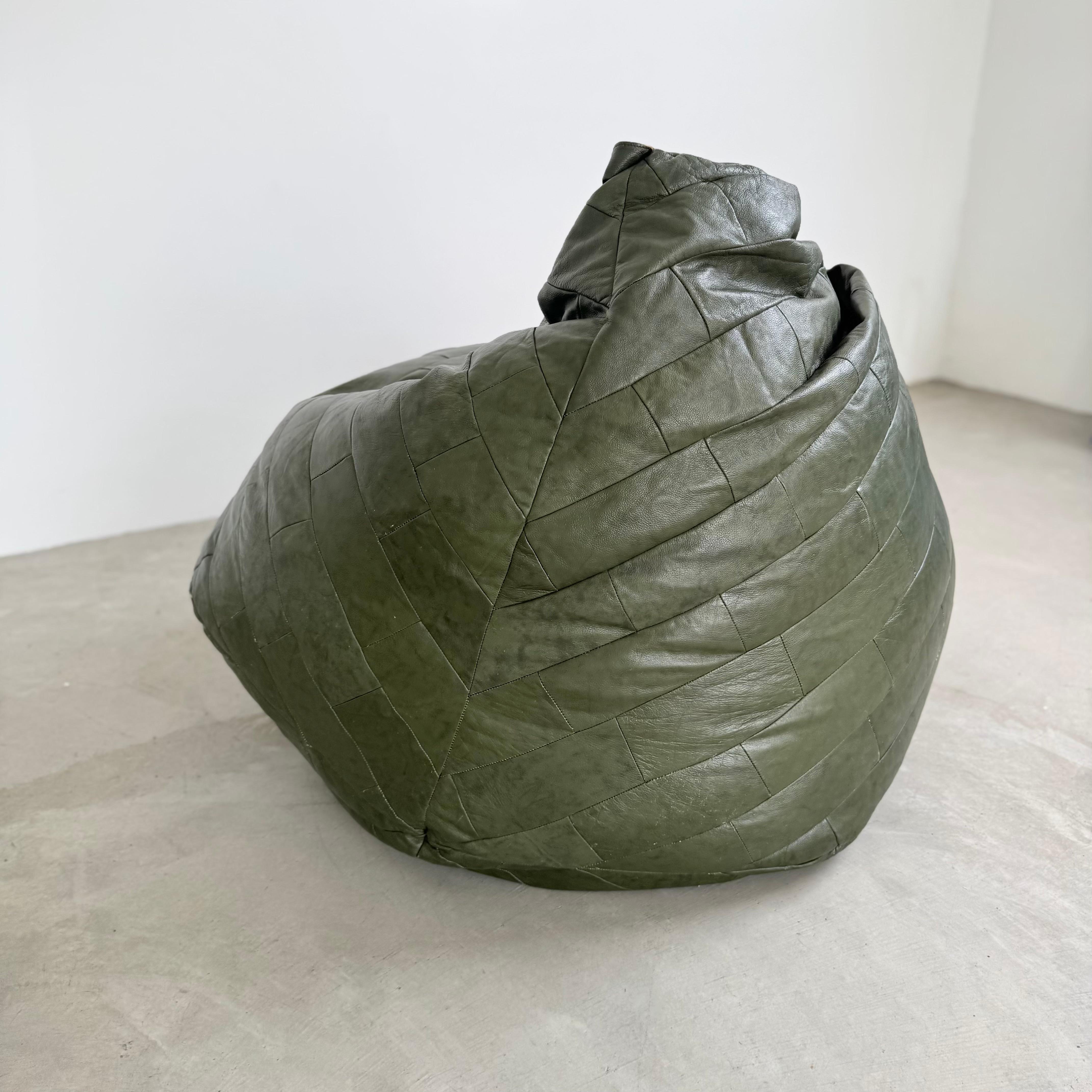 Green Patchwork Leather Bean Bag, 1970s Switzerland en vente 1
