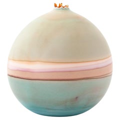 Saturn-Vase mit grüner Patina von Elyse Graham