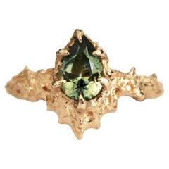 Green Pear Sapphire Set in 14K Yellow Gold