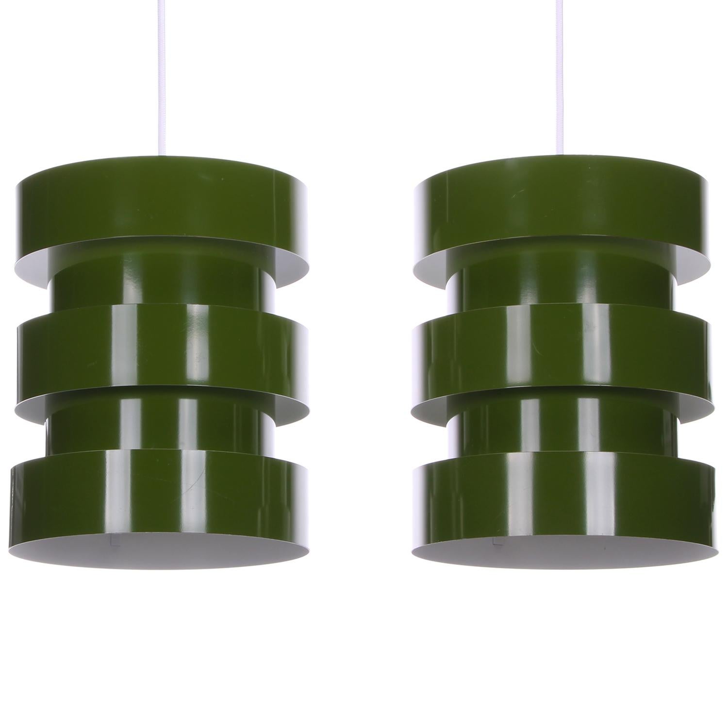 Green Pendants Fog & Mørup 1960s, Attractive Olive-Green Hanging Lamps, Pair (Moderne der Mitte des Jahrhunderts)