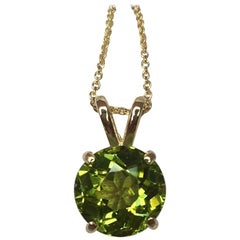 Green Peridot 2.50 Carat Round Cut Yellow Gold Pendant Necklace
