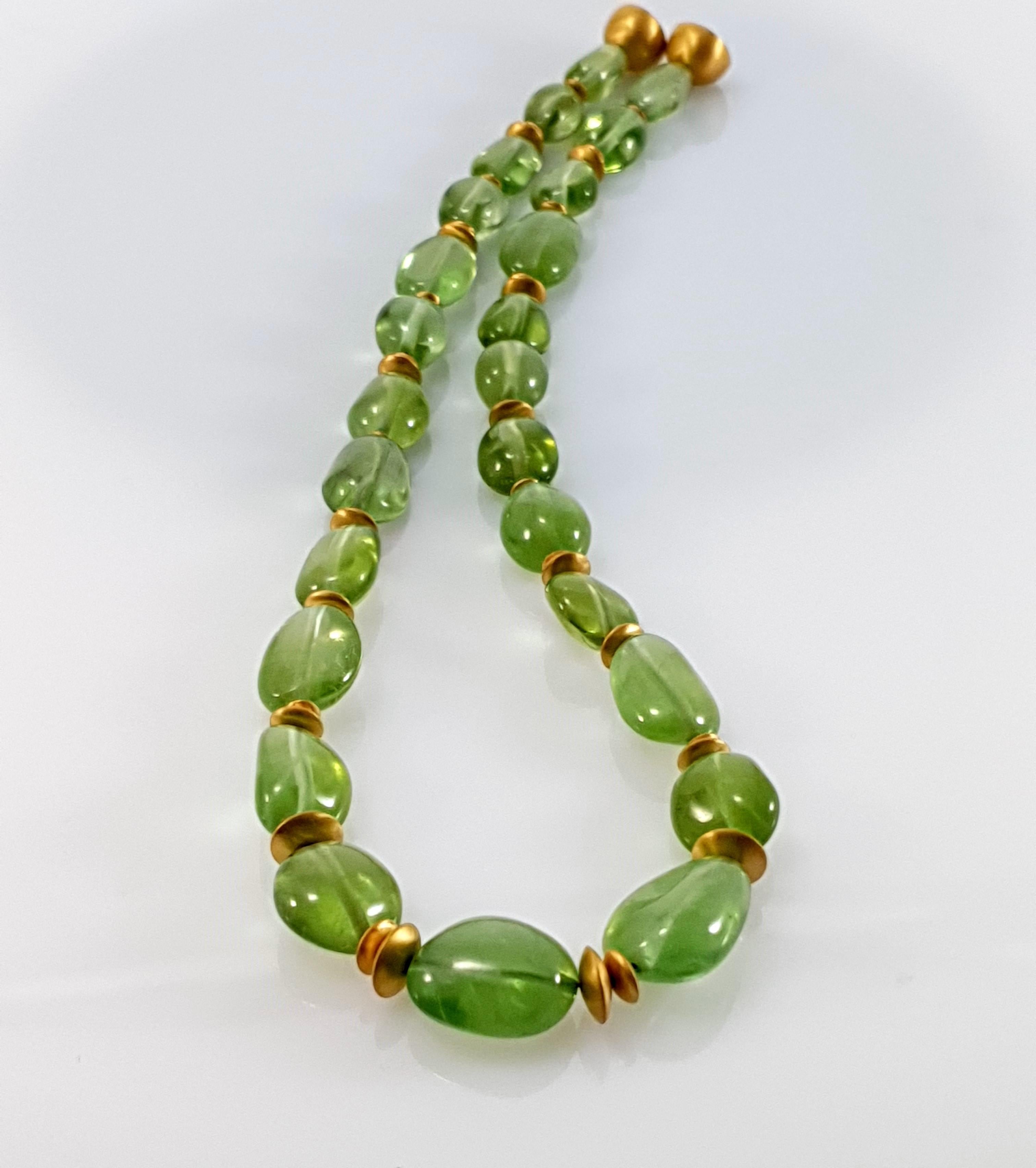 Arts and Crafts Green Peridot Baroque Beaded Necklace with 18 Carat Mat Yellow Gold