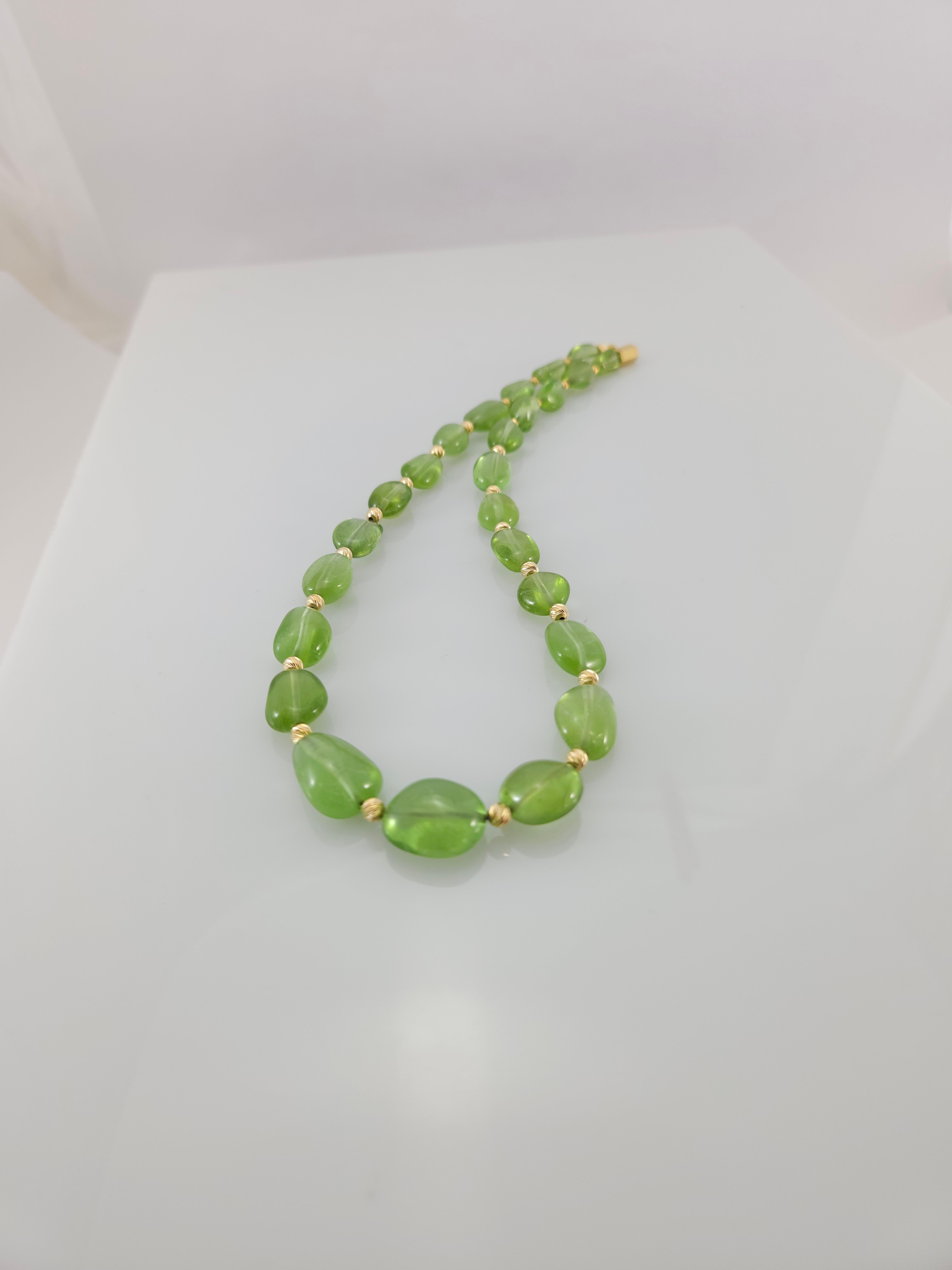 Women's Green Peridot Baroque Beaded Necklace with 18 Carat Yellow Gold For Sale