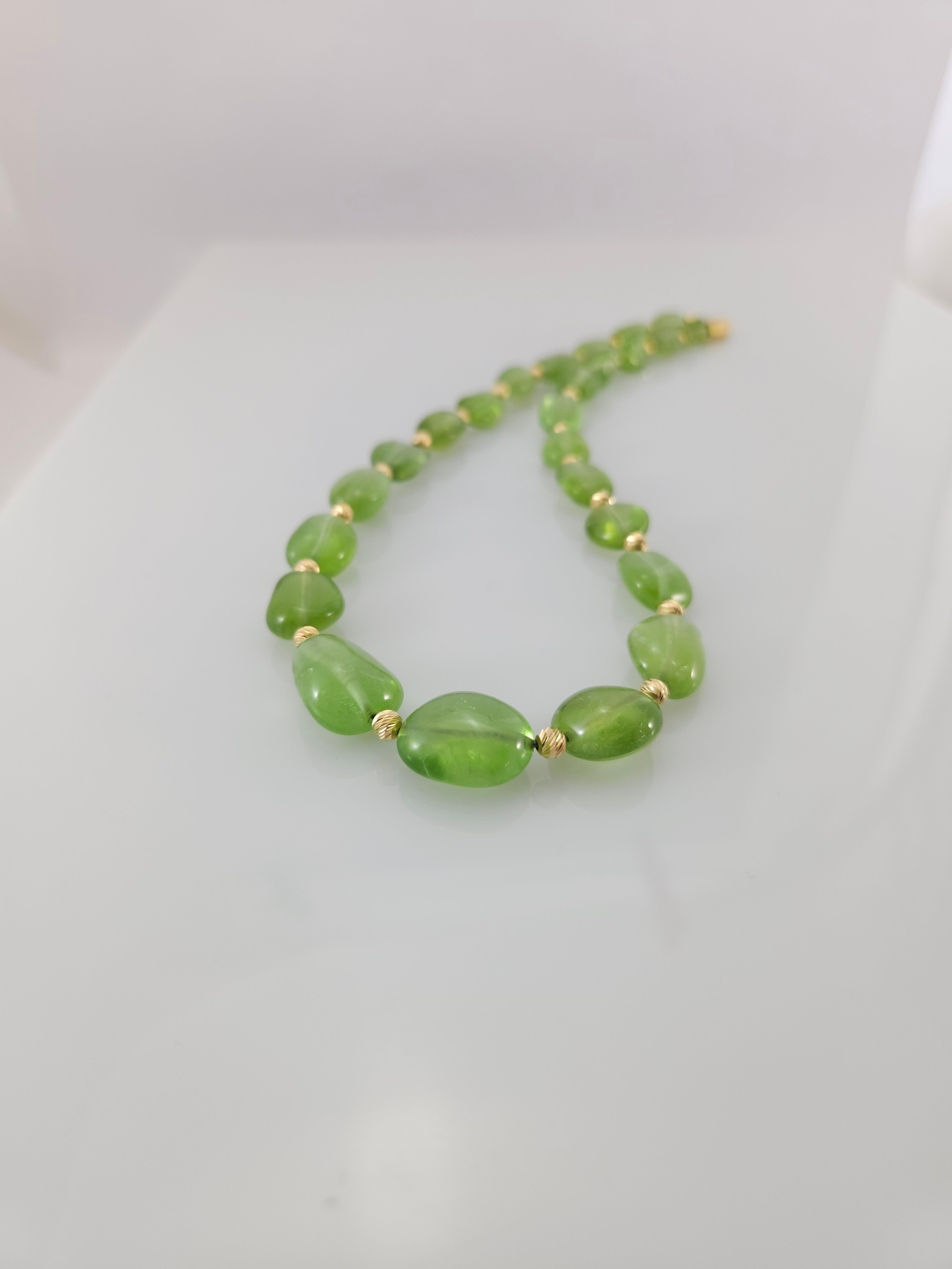 Green Peridot Baroque Beaded Necklace with 18 Carat Yellow Gold For Sale 1
