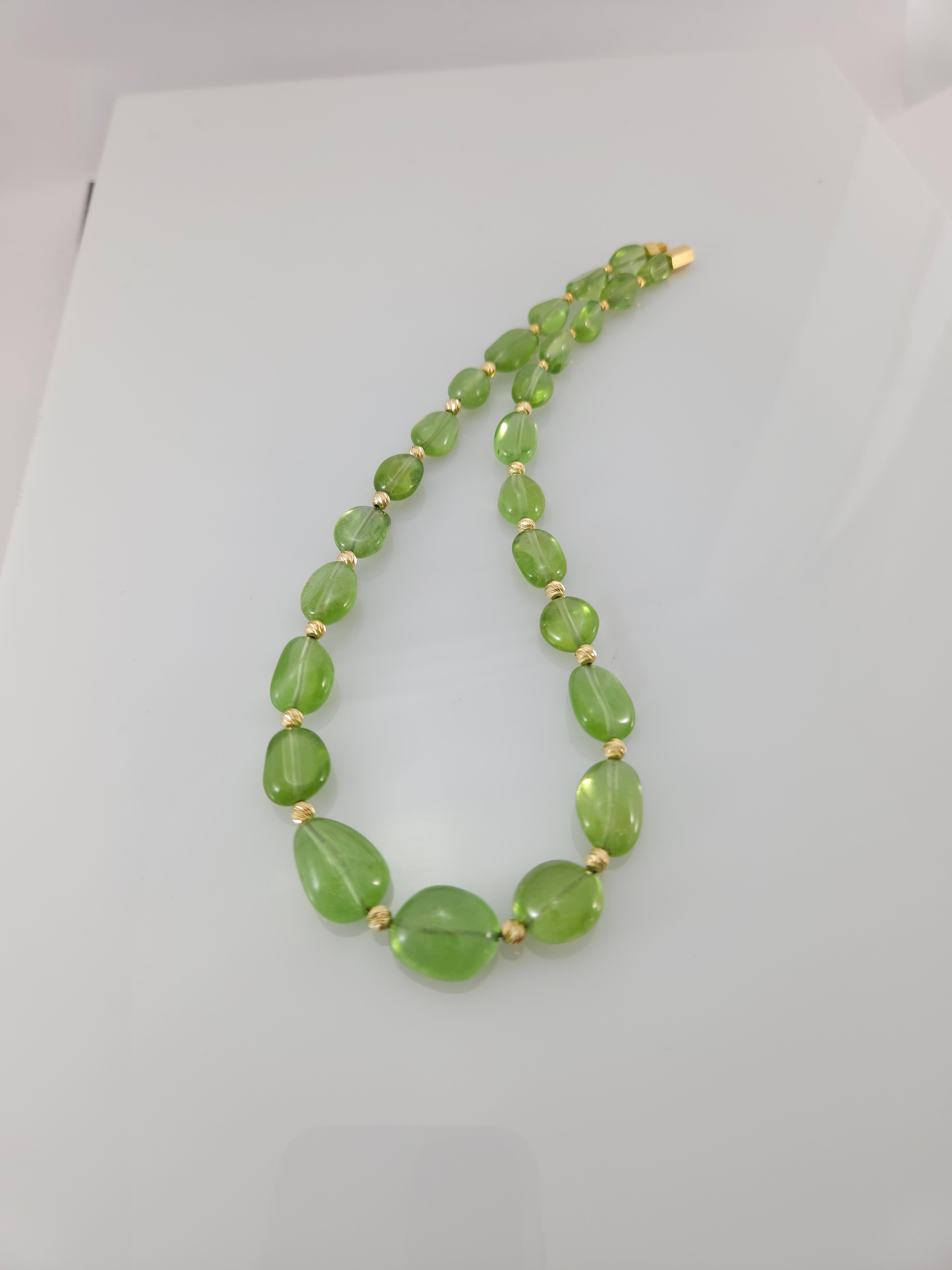 Green Peridot Baroque Beaded Necklace with 18 Carat Yellow Gold For Sale 2