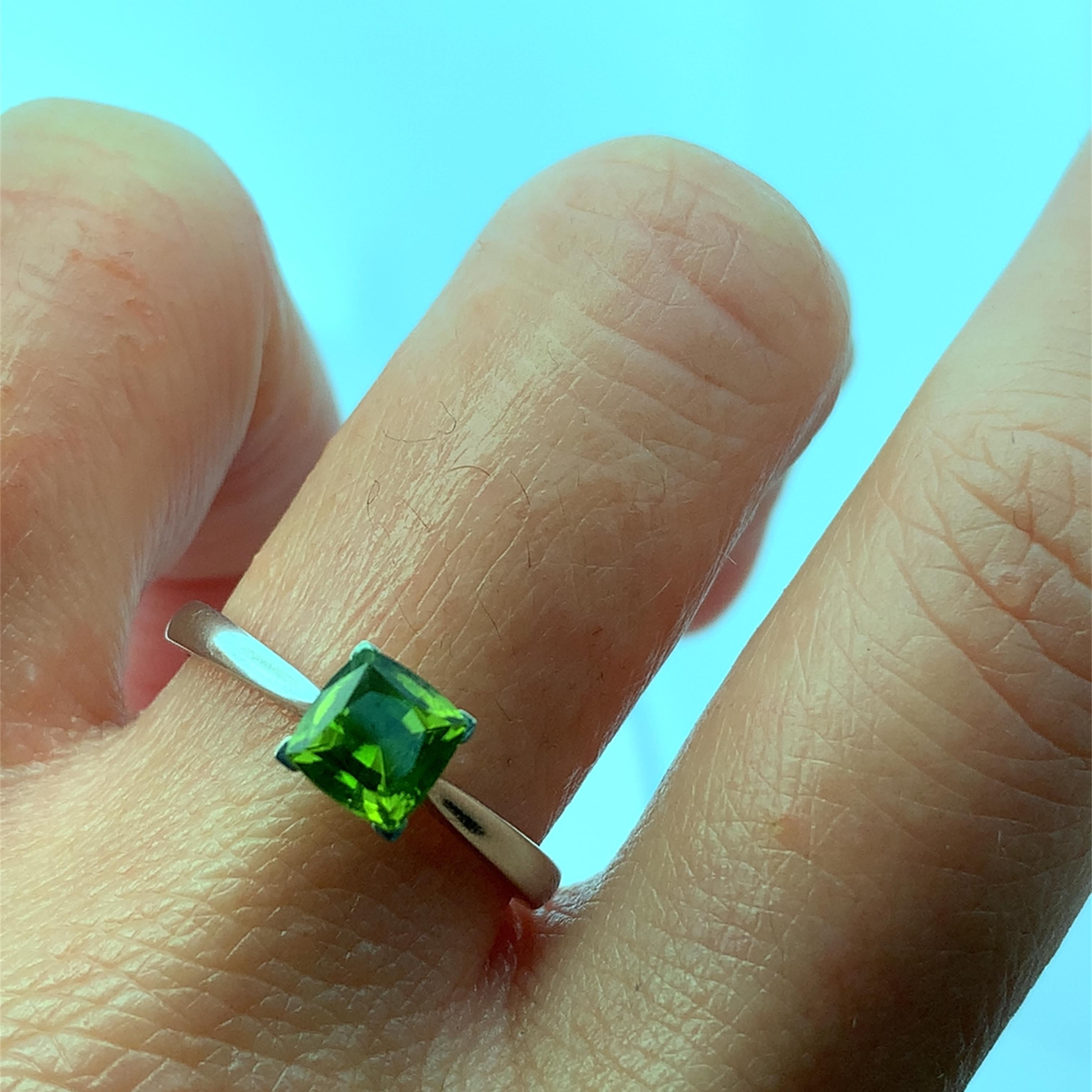 Cushion Cut Green peridot cushion cut engagement ring 18k white gold For Sale