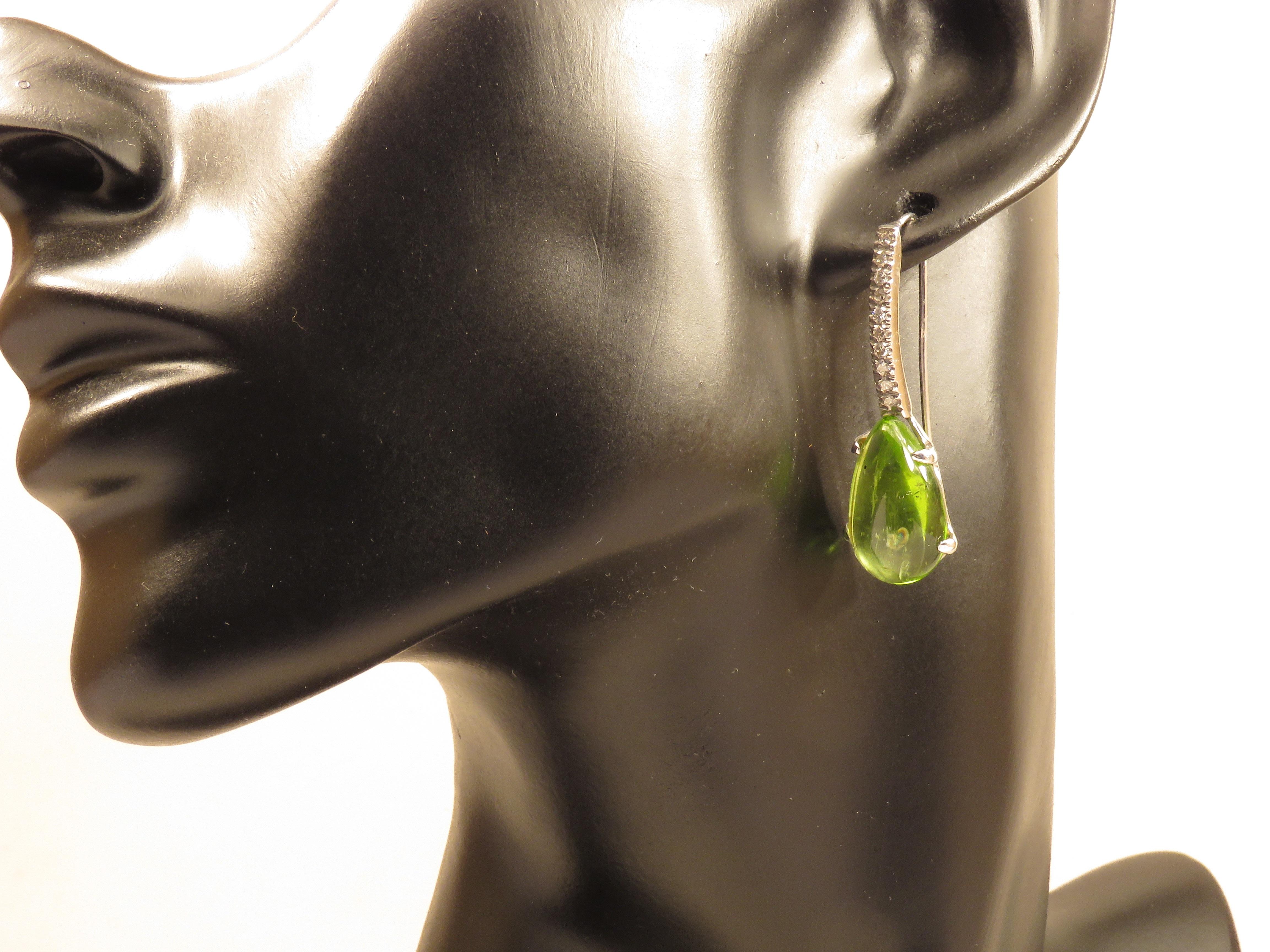 Modern Green Peridot Diamonds White Gold Dangle Earrings Handcrafted in Italy For Sale