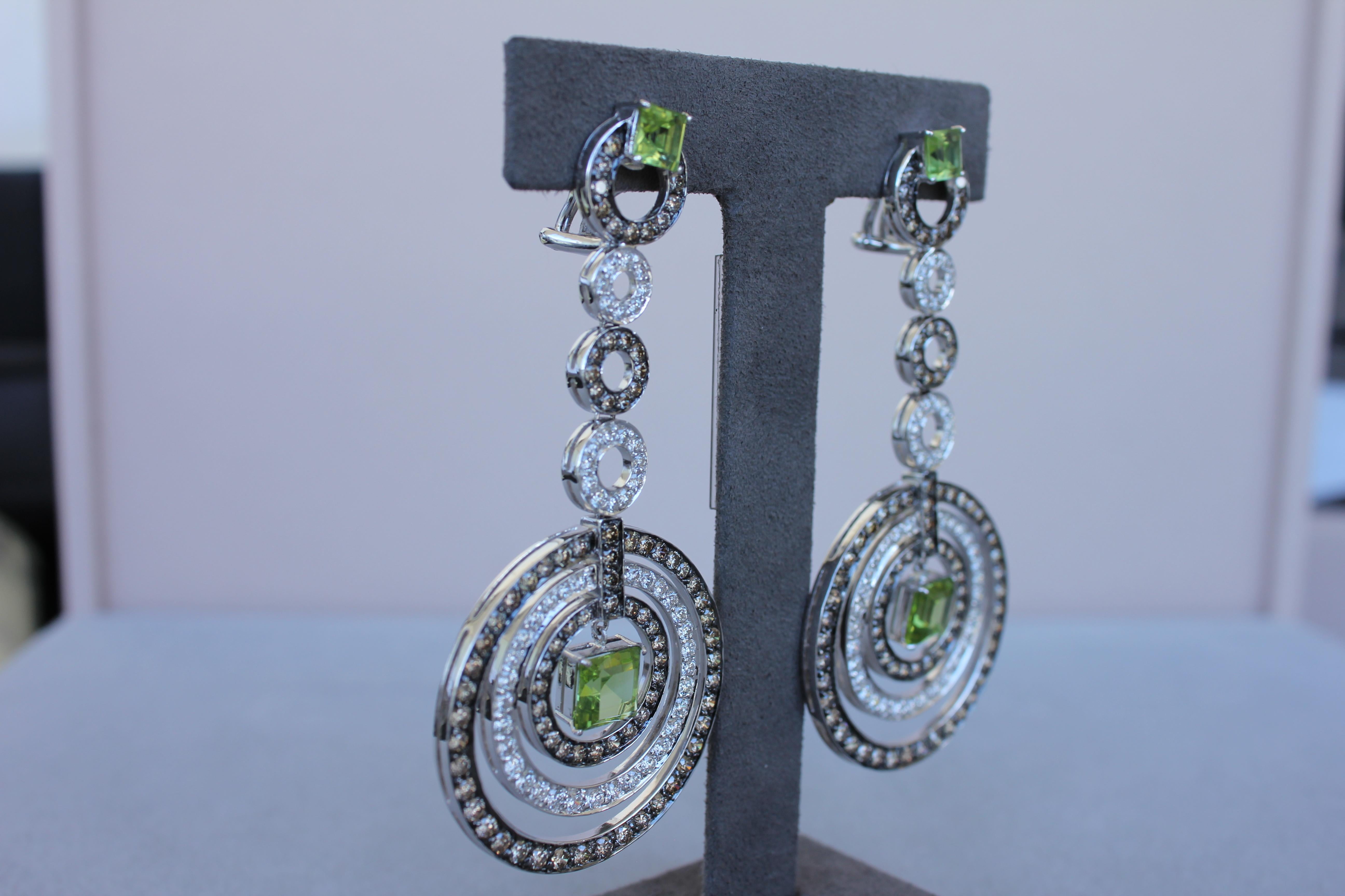 Green Peridot Faceted Square White & Brown Diamond 18K White Black Gold Earrings For Sale 7