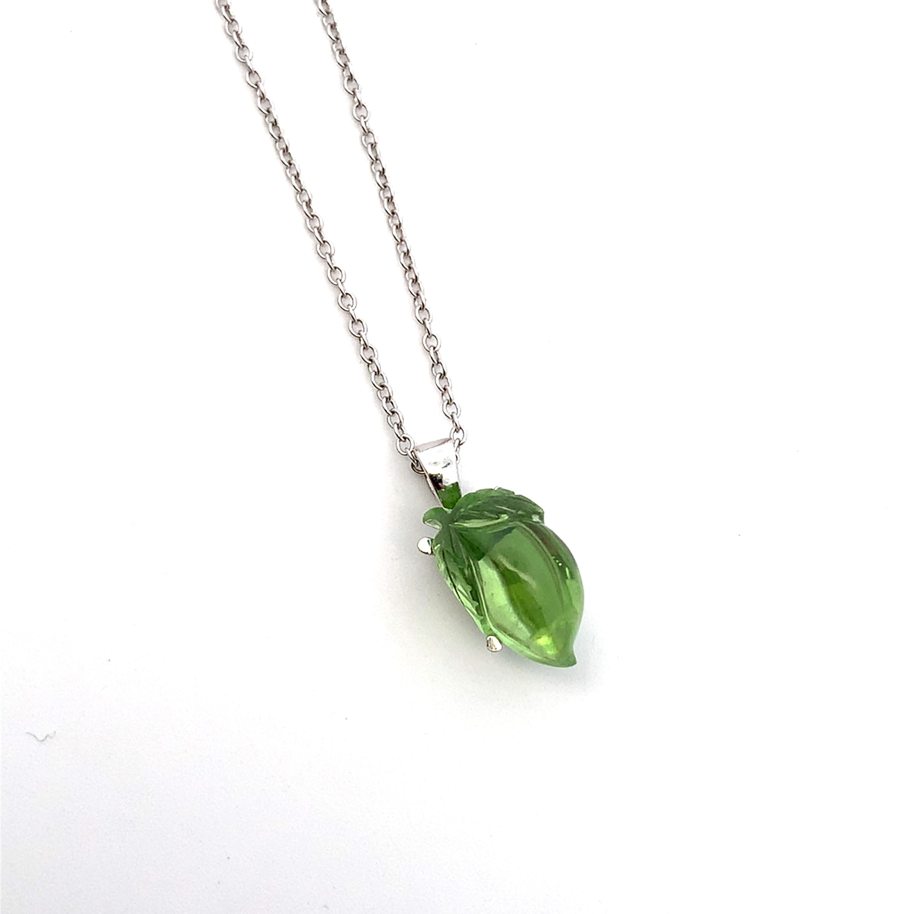 Mixed Cut Green peridot lemon shaped pendant necklace 18k white gold For Sale