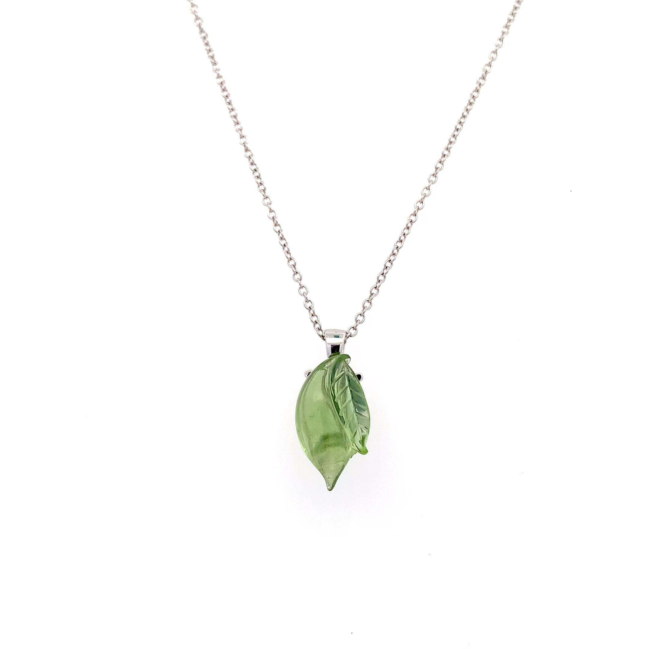 Collier pendentif en forme de citron en péridot vert 18 carats Neuf - En vente à London, GB