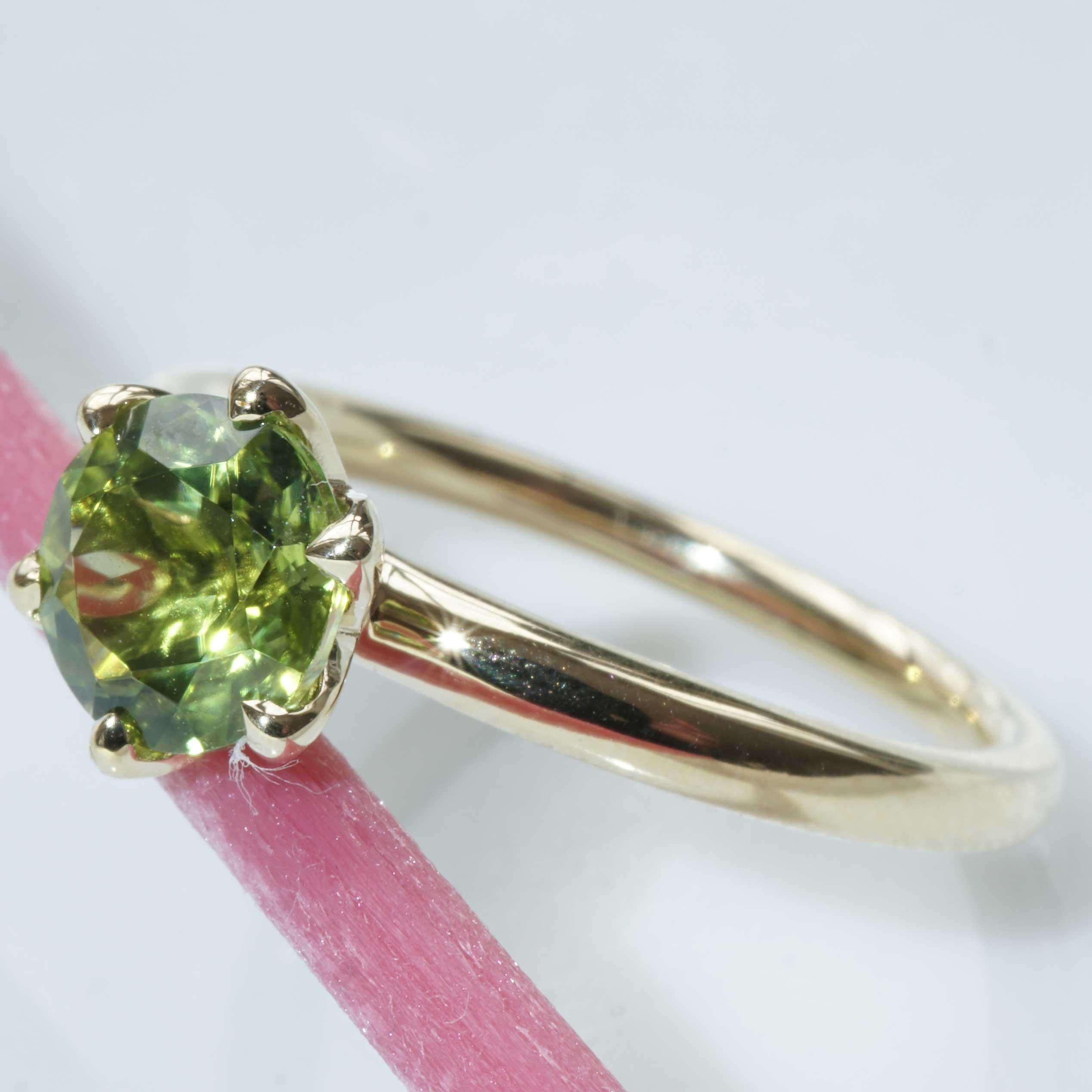 Green Peridot Ring made in Italy Valenza  finest Goldsmith´s Work Bestseller For Sale 1