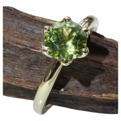 Green Peridot Ring made in Italy Valenza  finest Goldsmith´s Work Bestseller