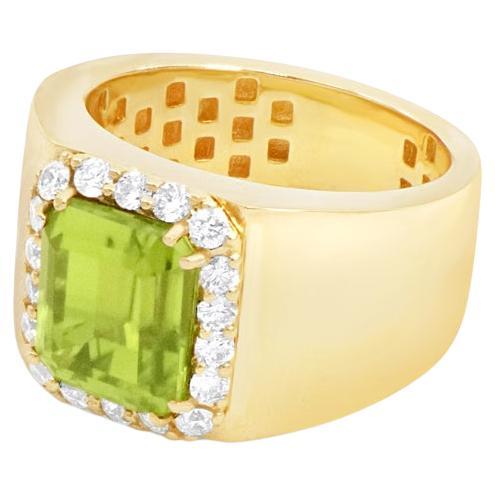 Green peridot white diamond band ring in 18kt yellow gold - Made in Italy For Sale