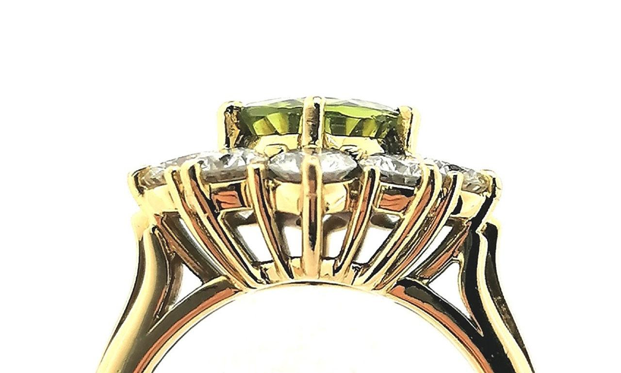 Green Peridot with Brilliant Cut Diamonds 18 Karat Yellow Gold Ring For Sale 1