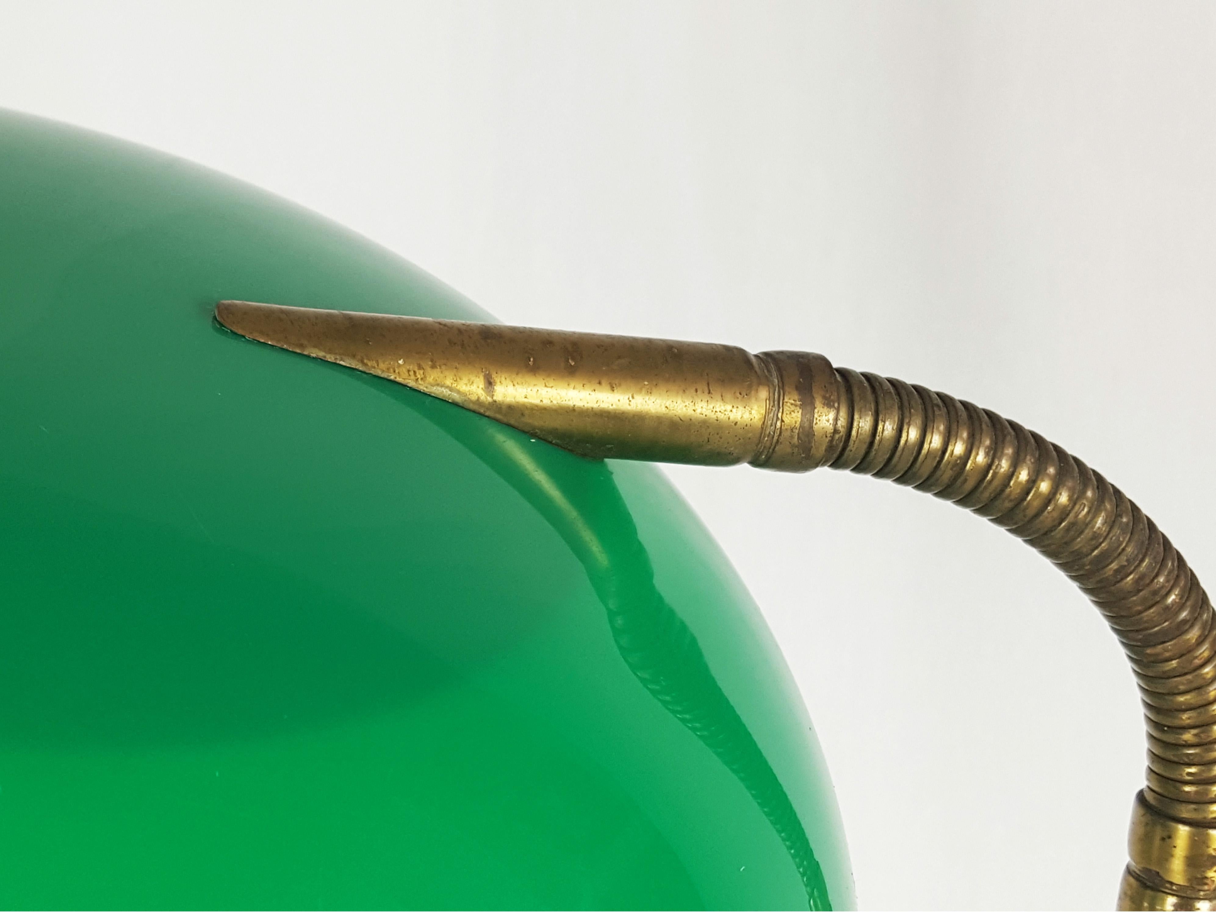 Grüne Tischlampe aus Perspex, Messing und Marmor von Stilux aus der Mitte des Jahrhunderts (Moderne der Mitte des Jahrhunderts) im Angebot