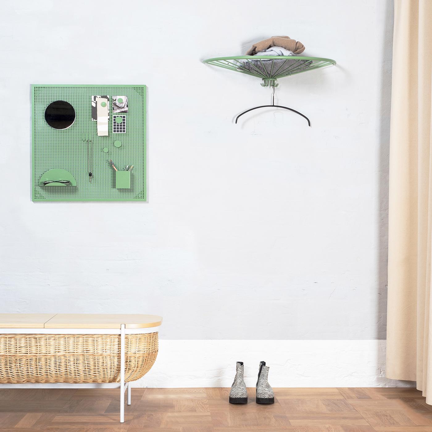 Postmoderno Scaffale per cappelli Greene & Greene di OK Design in vendita