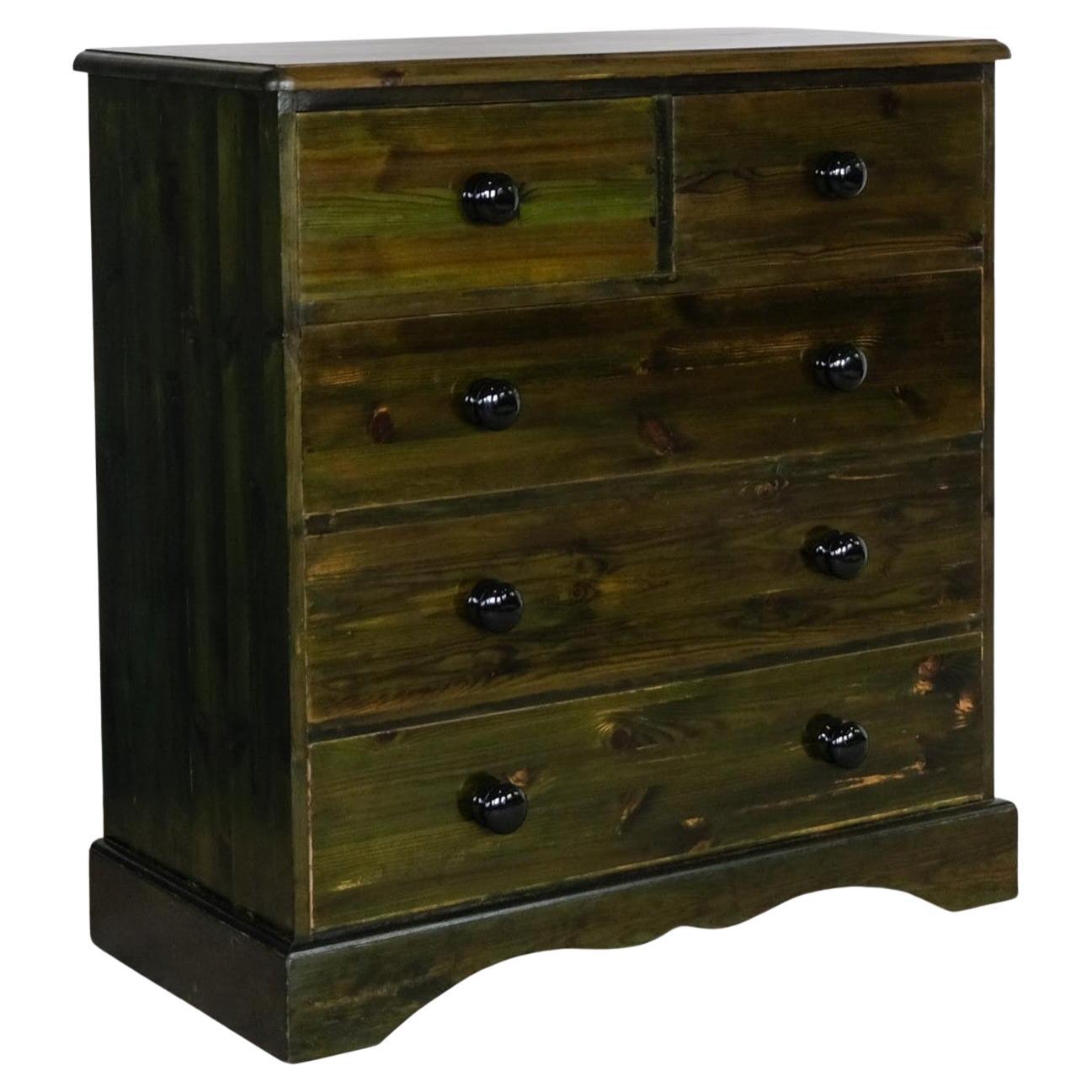 Cómoda de pino verde