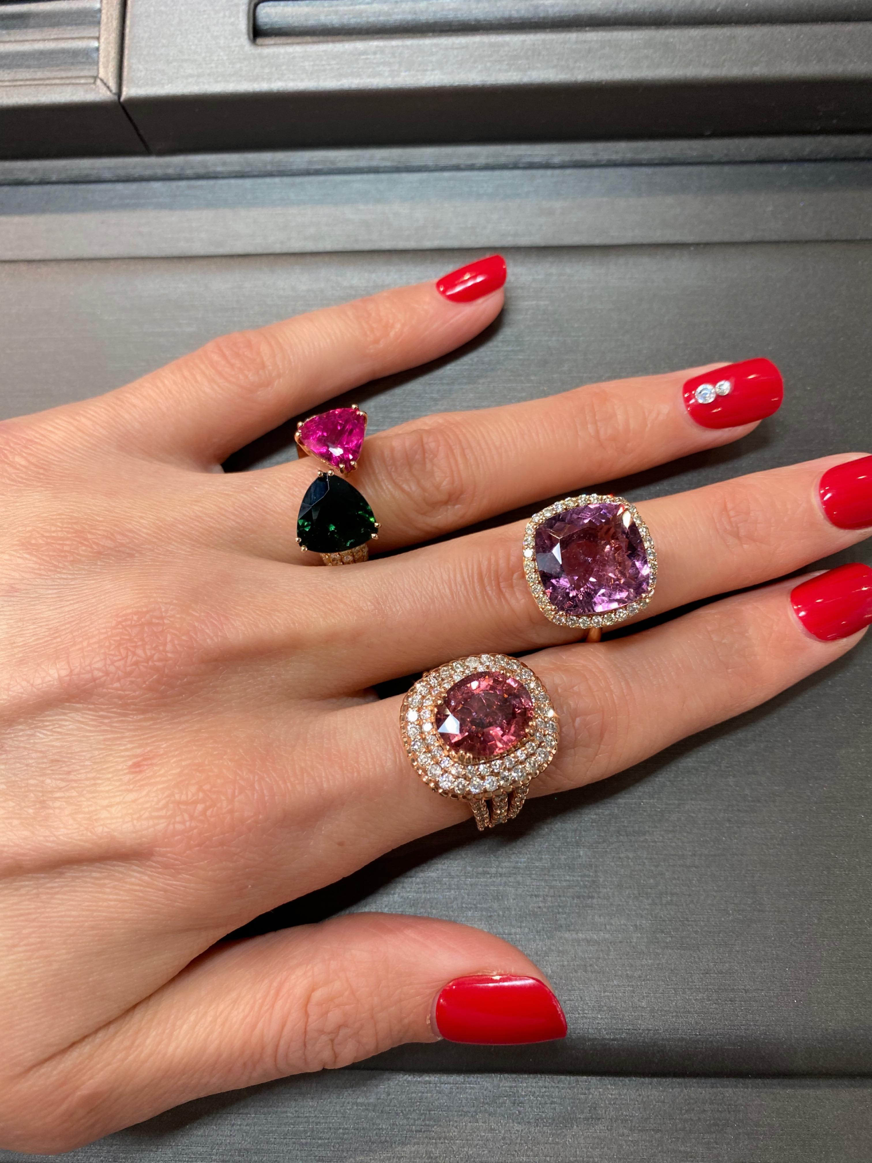 Ring aus 18 Karat Roségold mit grünem, rosa Turmalin, Rubellit und Diamant-Pavé mit zwei Steinen im Angebot 9