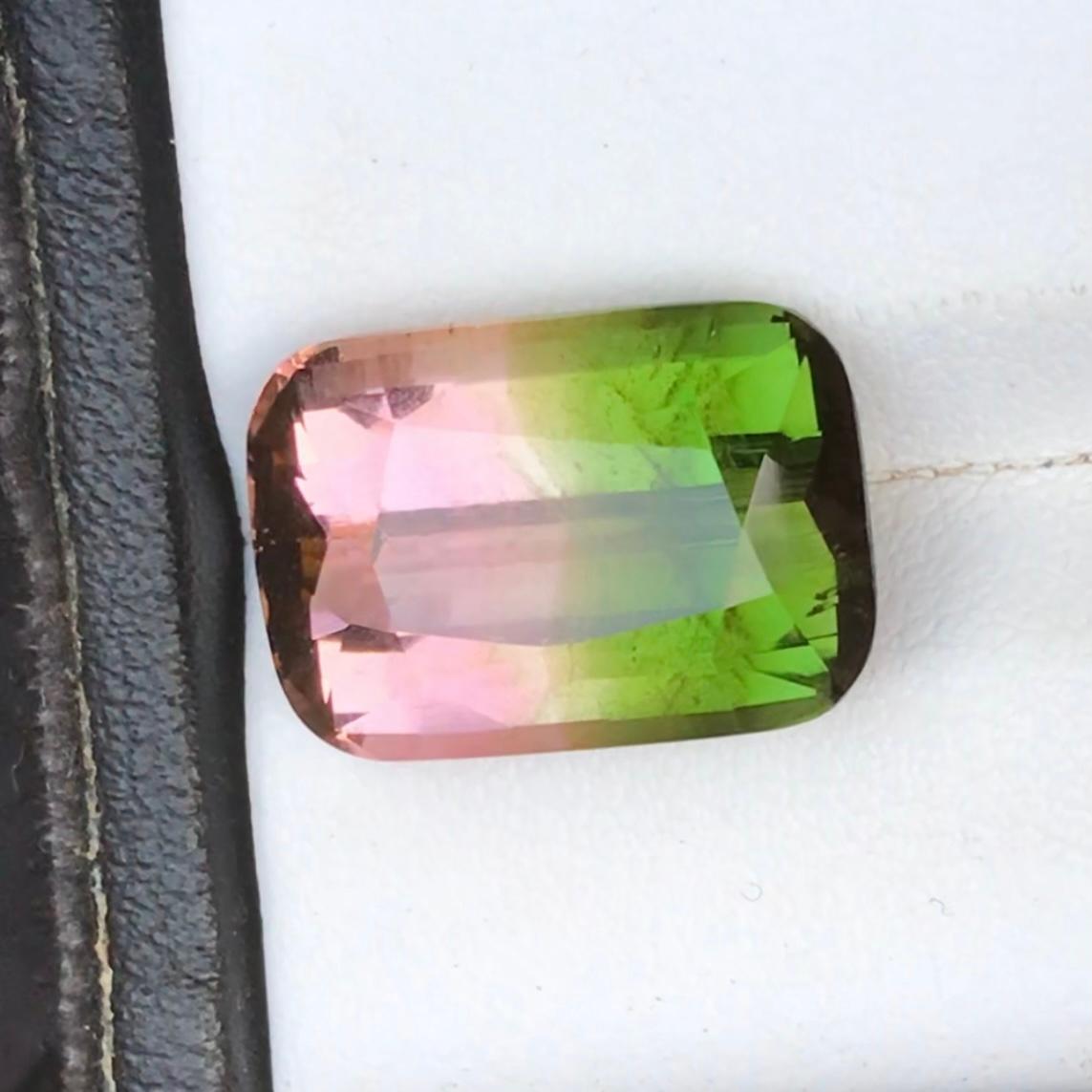 Contemporary Green & Pink Watermelon Bicolor Natural Tourmaline Ring Loose Gemstone 10.85 Ct For Sale