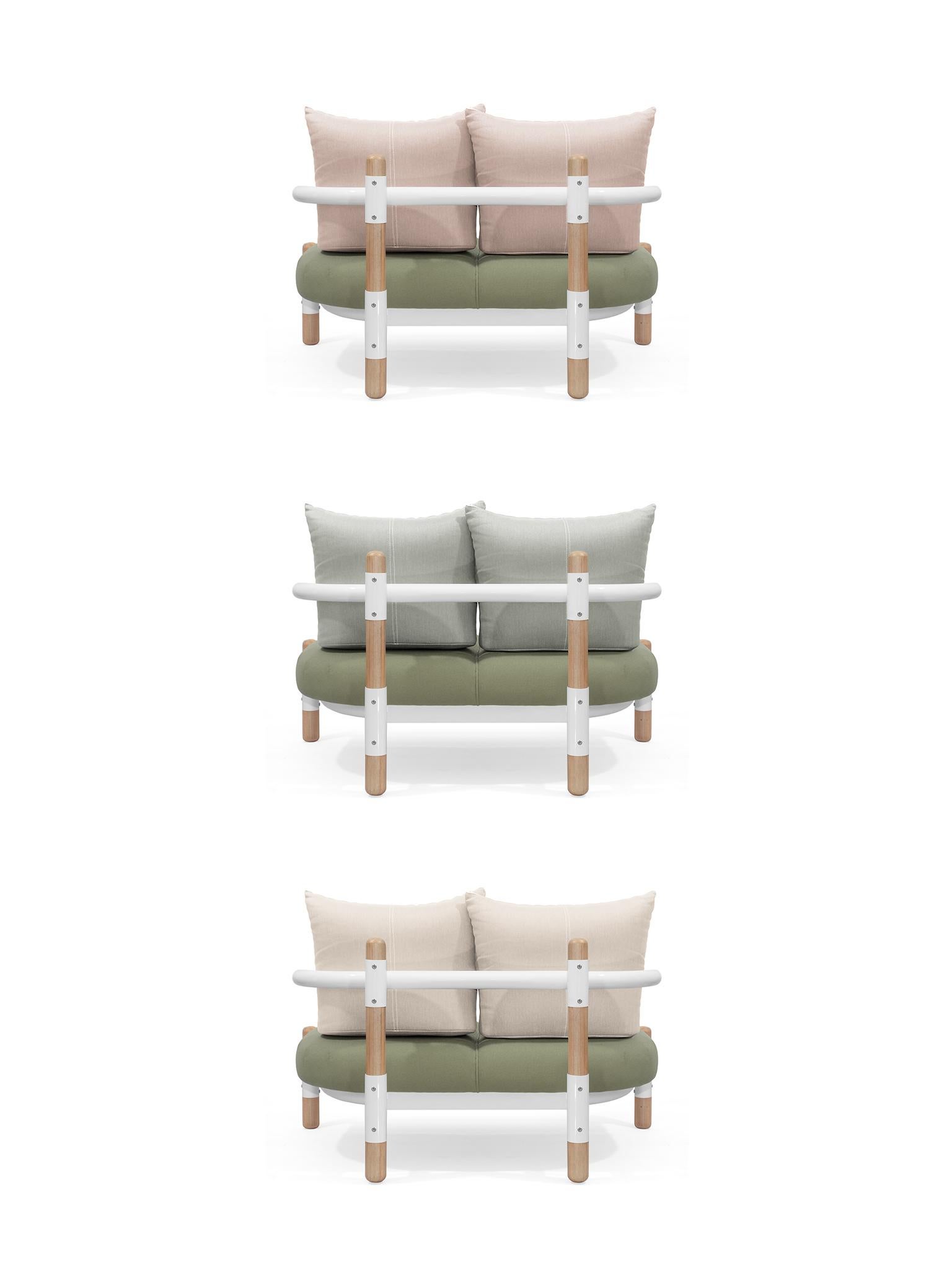 Grünes PK15 Zweisitzer-Sofa, Struktur aus Kohlenstoffstahl und Holzbeine von Paulo Kobylka im Angebot 1